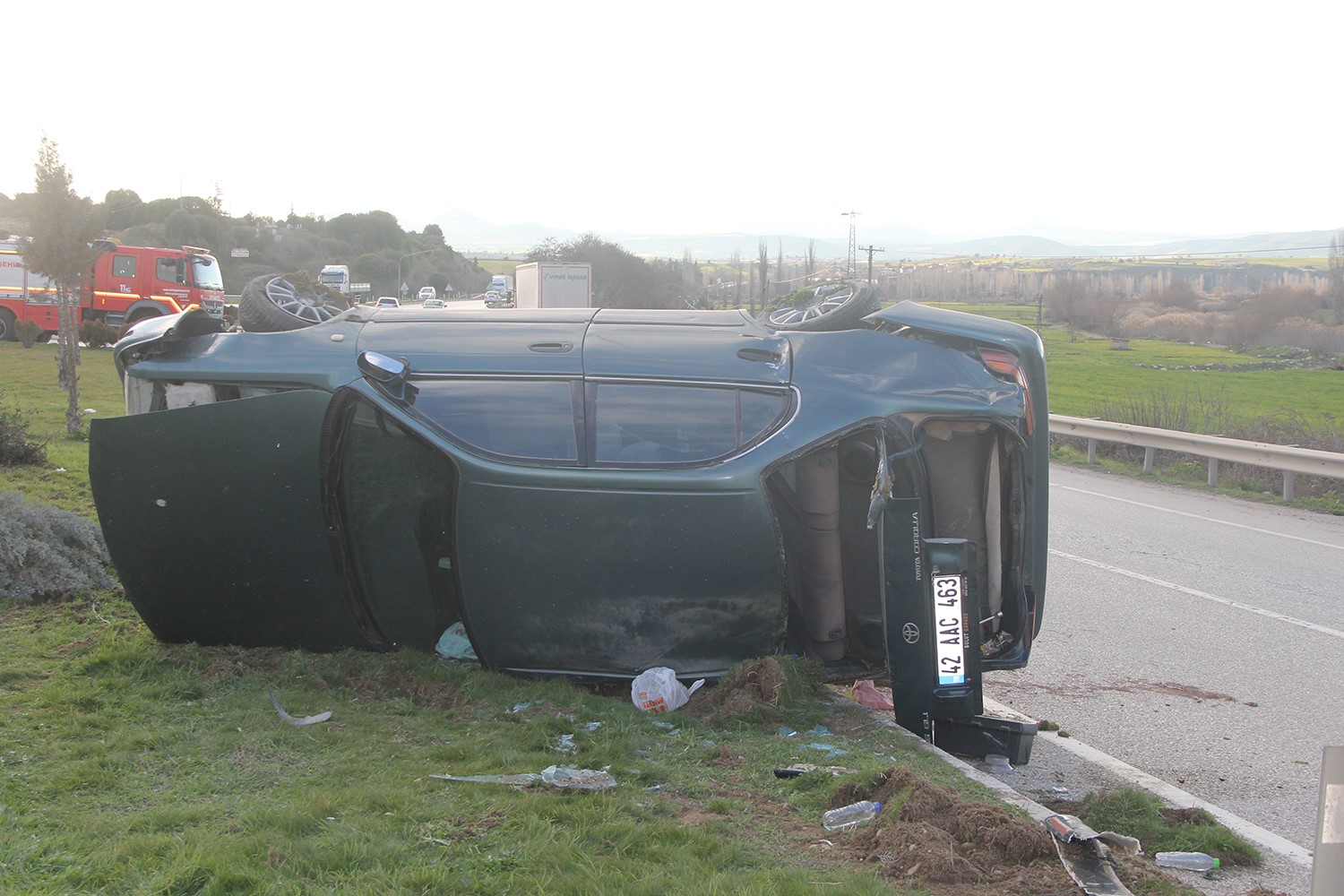 Otomobil takla attı: 3 yaralı