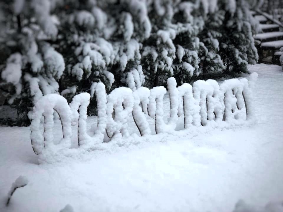 Dursunbey ilçesi beyaza büründü