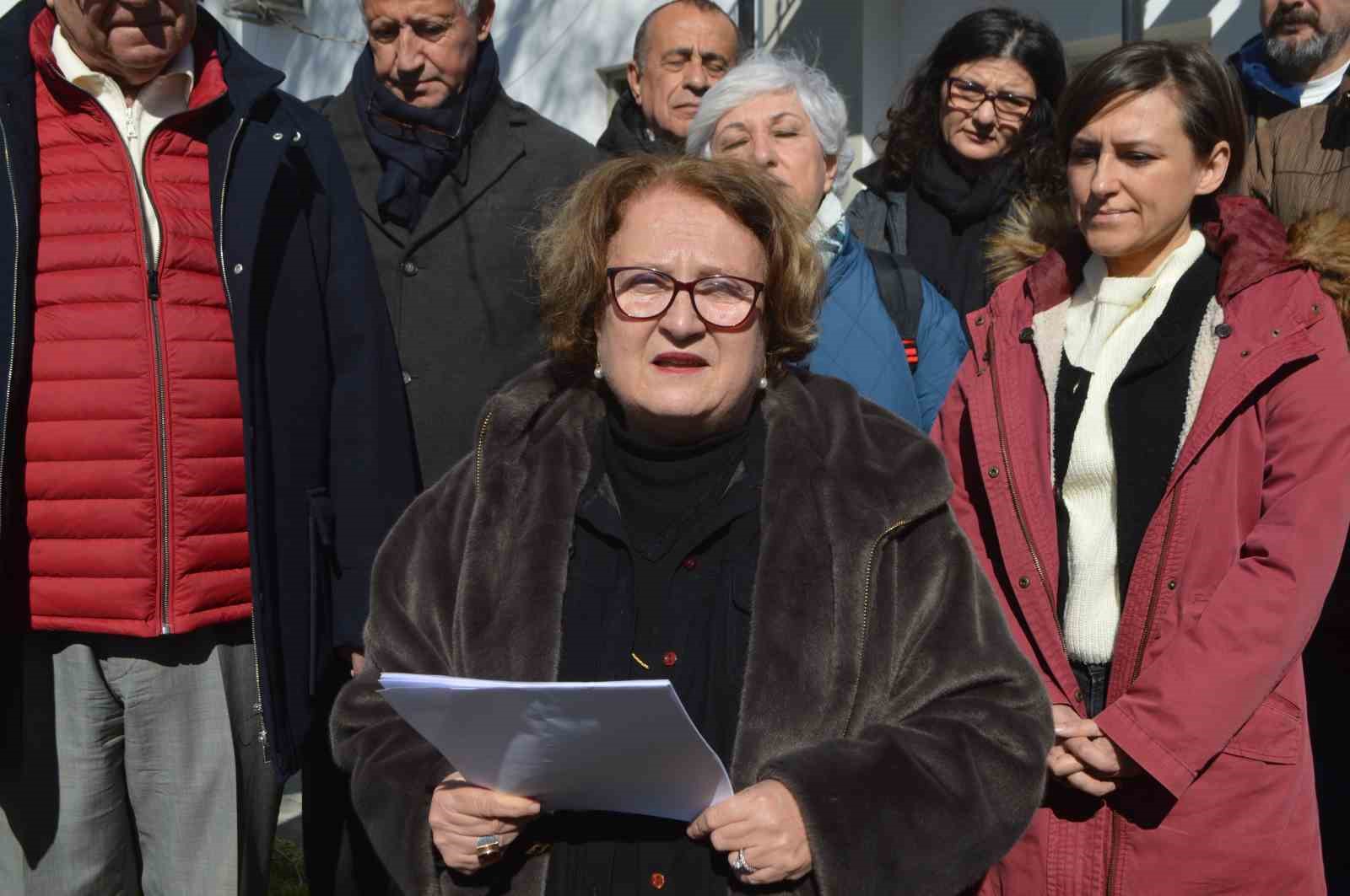 Ayvalık Kent Konseyi," Depremlerden ders almıyoruz"