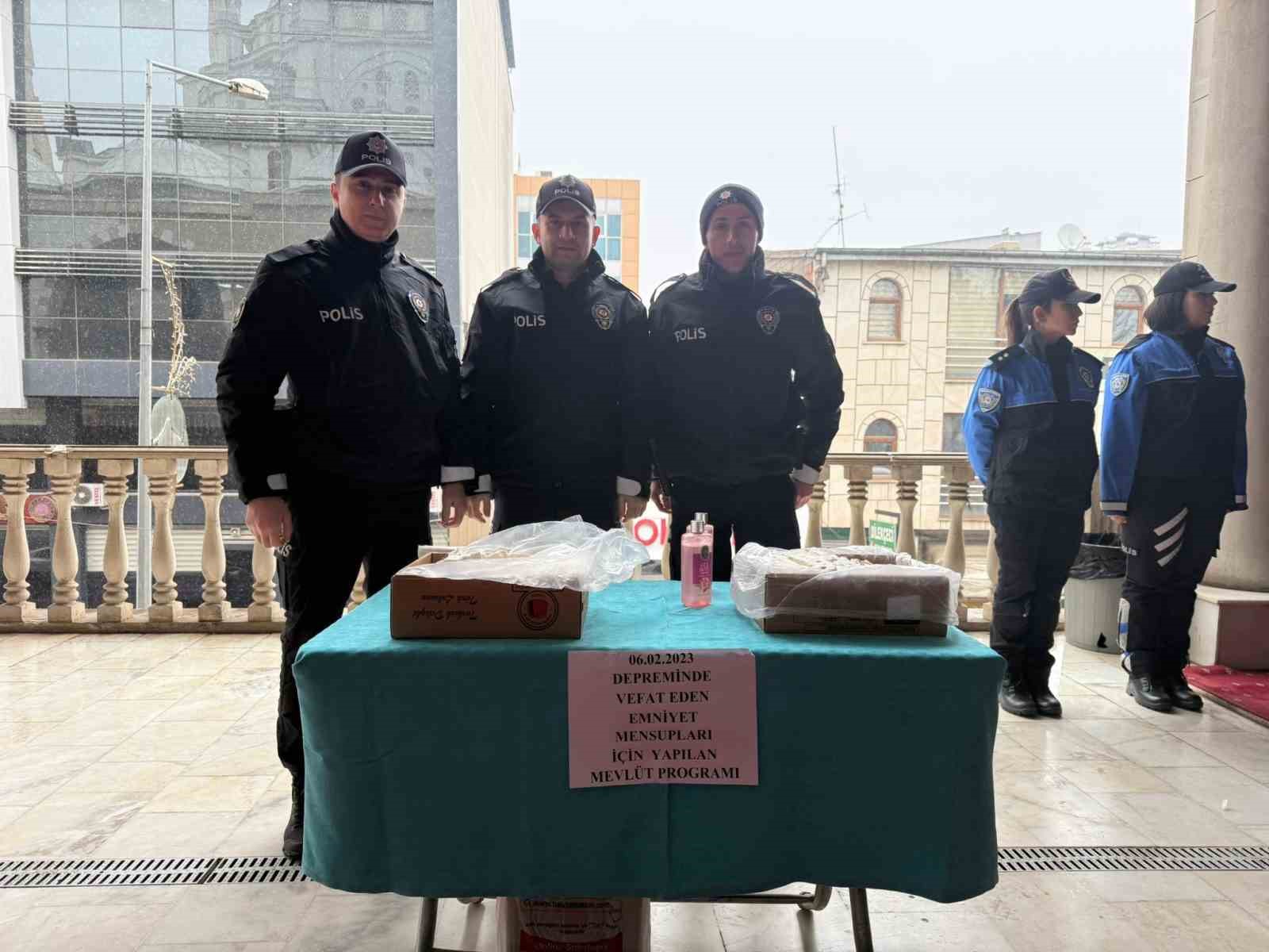 Iğdır&rsquo;da depremde hayatını kaybedenler i&ccedil;in mevlit okundu
