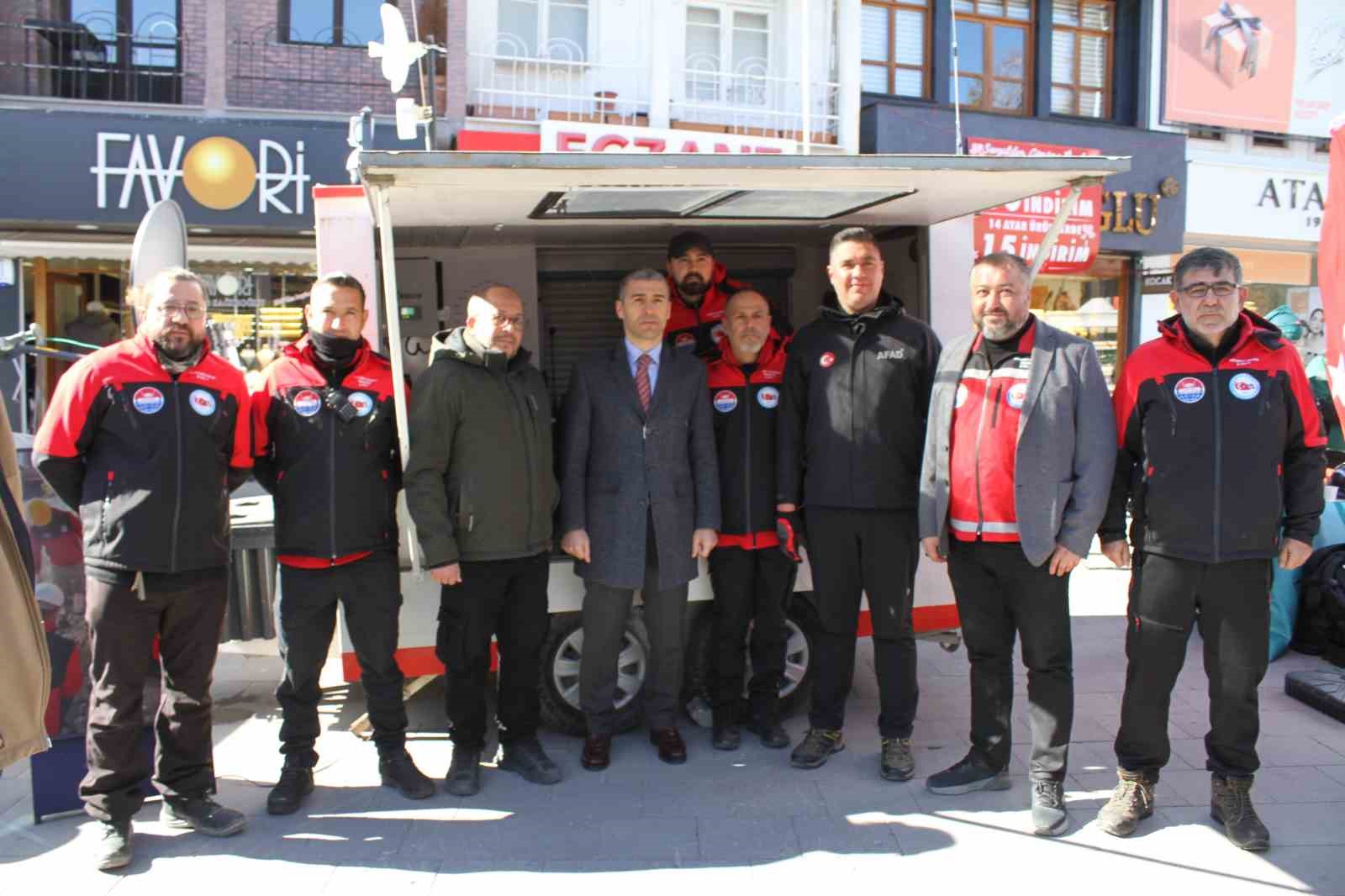 Uşak’ta 6 Şubat Depremleri temalı fotoğraf sergisi açıldı