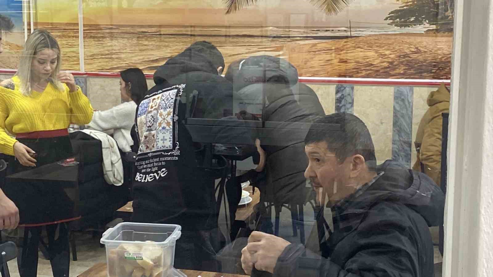 Hemlich manevrası sayesinde boğulmaktan son anda kurtuldu