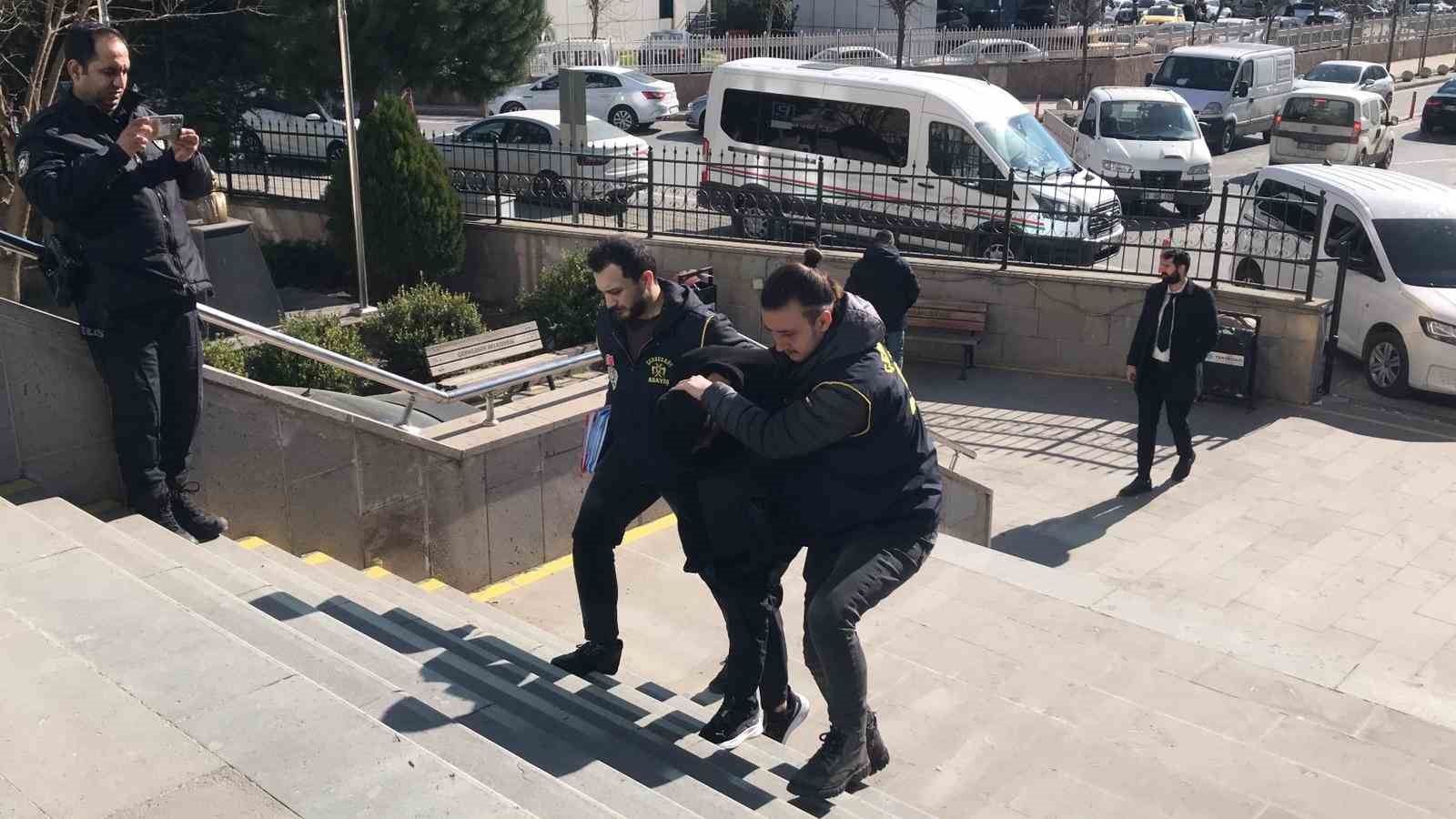Villa hırsızları 120 saatlik kamera görüntüleri izlenerek yakalandı