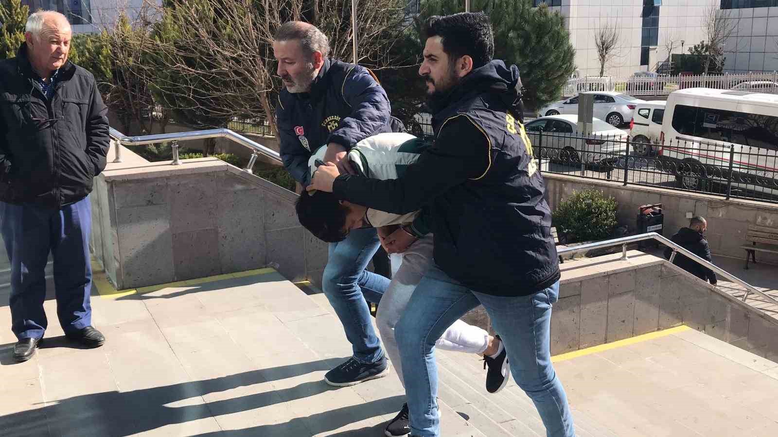 Villa hırsızları 120 saatlik kamera g&ouml;r&uuml;nt&uuml;leri izlenerek yakalandı

