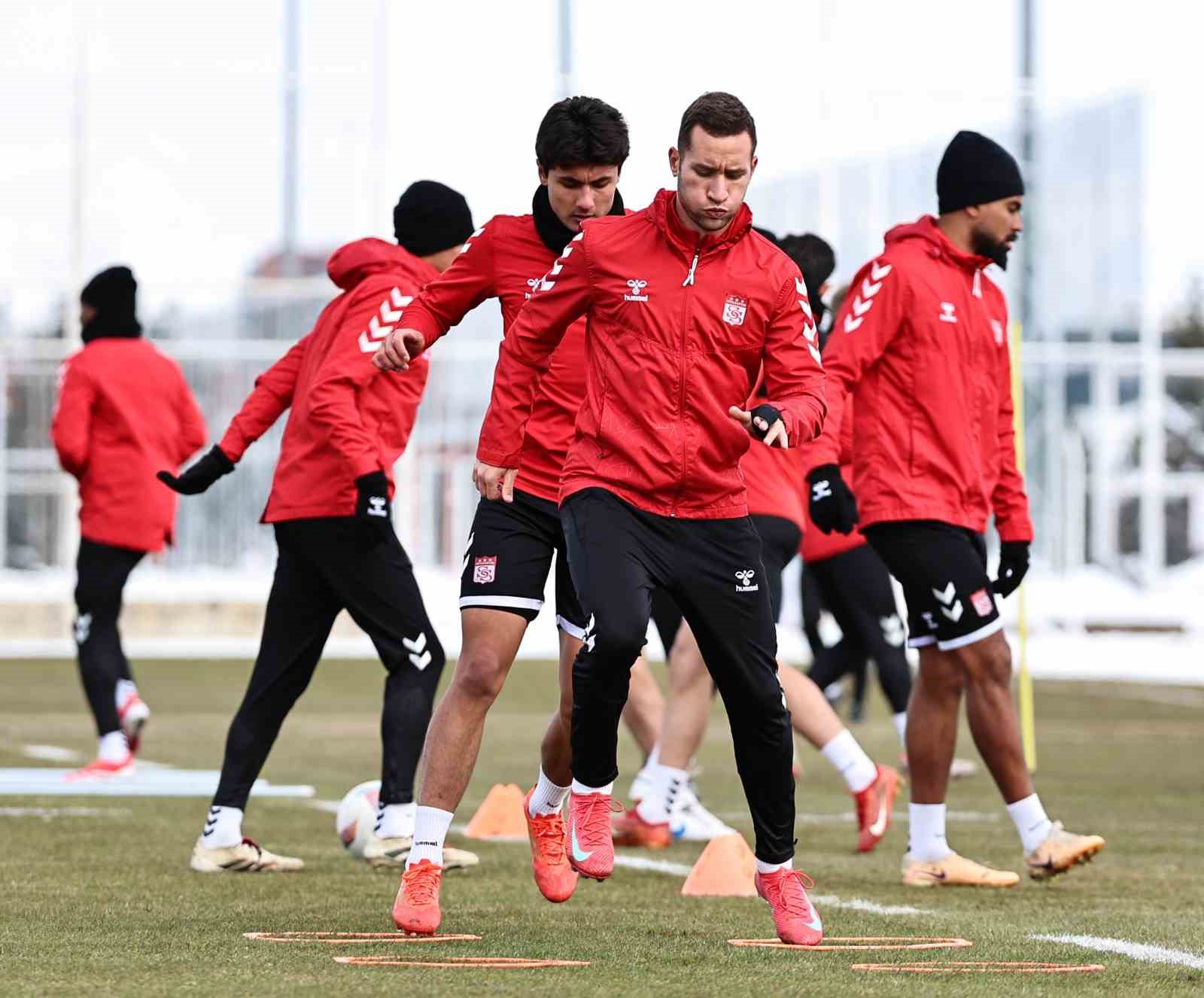 Sivasspor, Beşiktaş ma&ccedil;ının hazırlıklarını s&uuml;rd&uuml;r&uuml;yor
