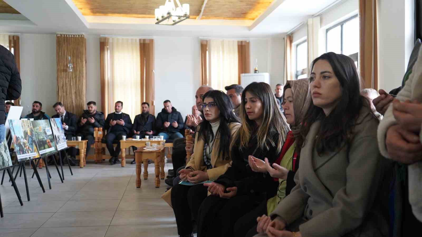 Şırnak&rsquo;ta depremde hayatını kaybedenler anıldı
