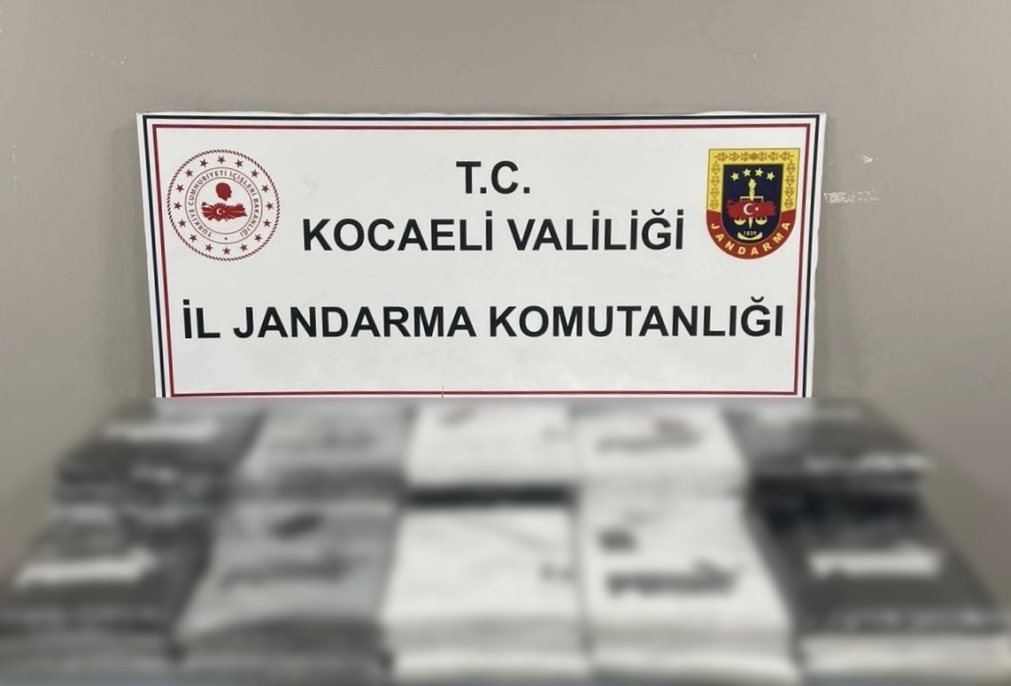 Ünlü markalara ait sahte bin 500 giyim malzemesi ele geçirildi