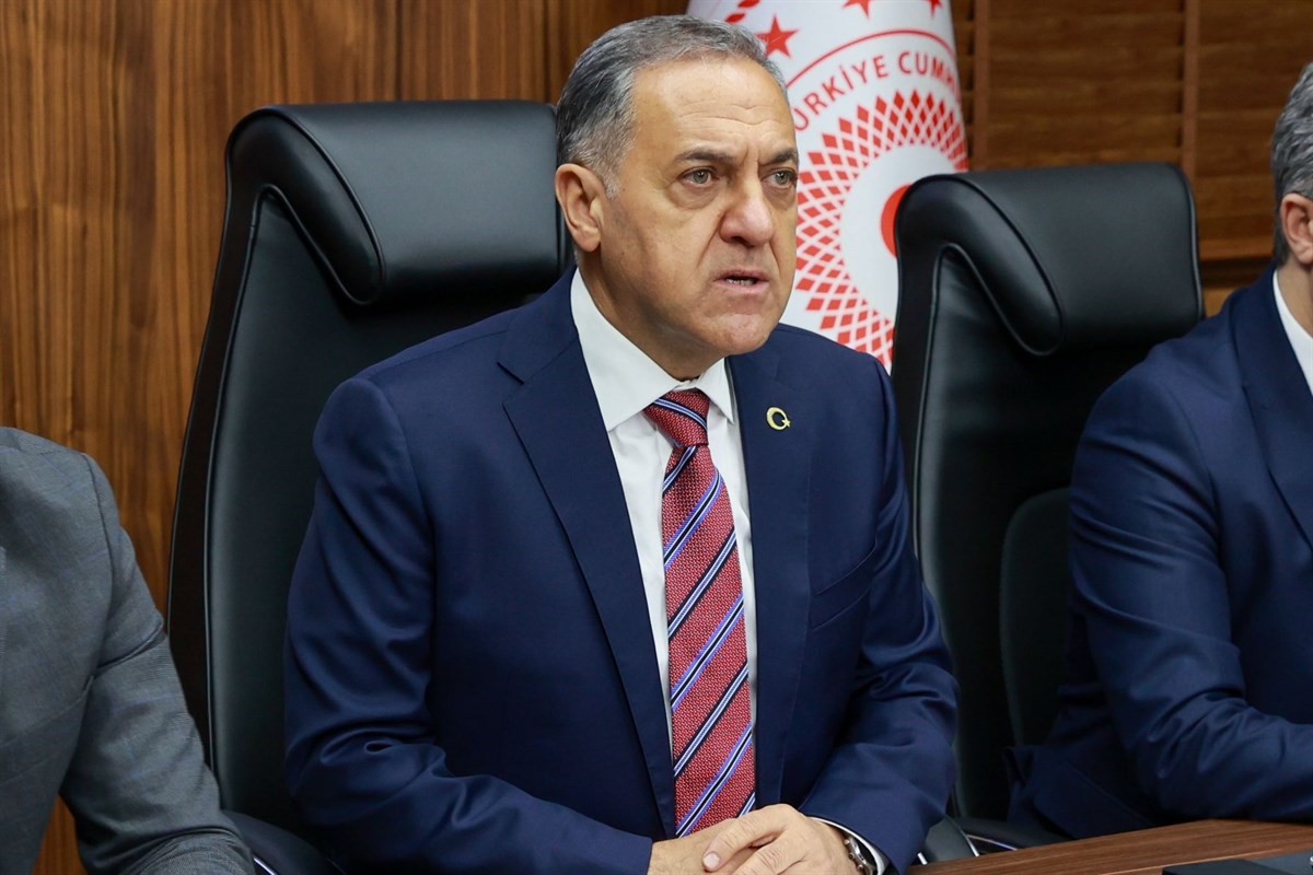 Bing&ouml;l&rsquo;de, depremlerde hayatını kaybedenler anıldı
