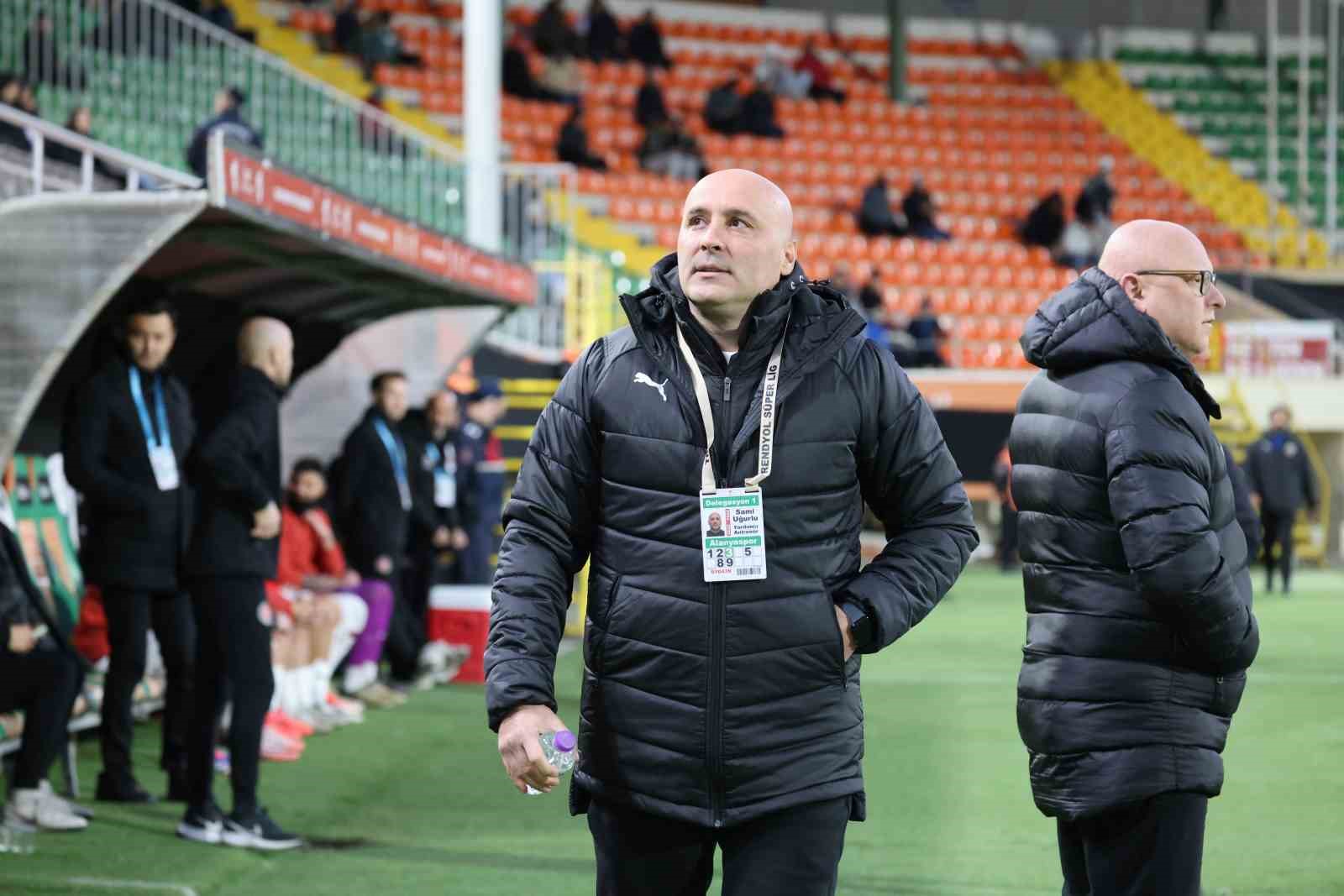 Ziraat T&uuml;rkiye Kupası: Alanyaspor: 3 - Fatih Karag&uuml;mr&uuml;k: 1 (İlk yarı)
