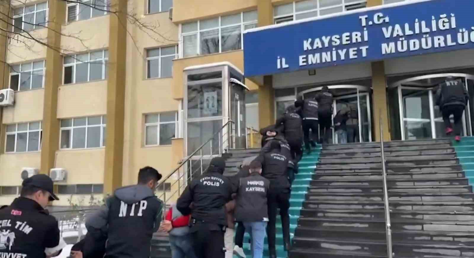 Kayseri’de eş zamanlı uyuşturucu operasyonu: 19 gözaltı
