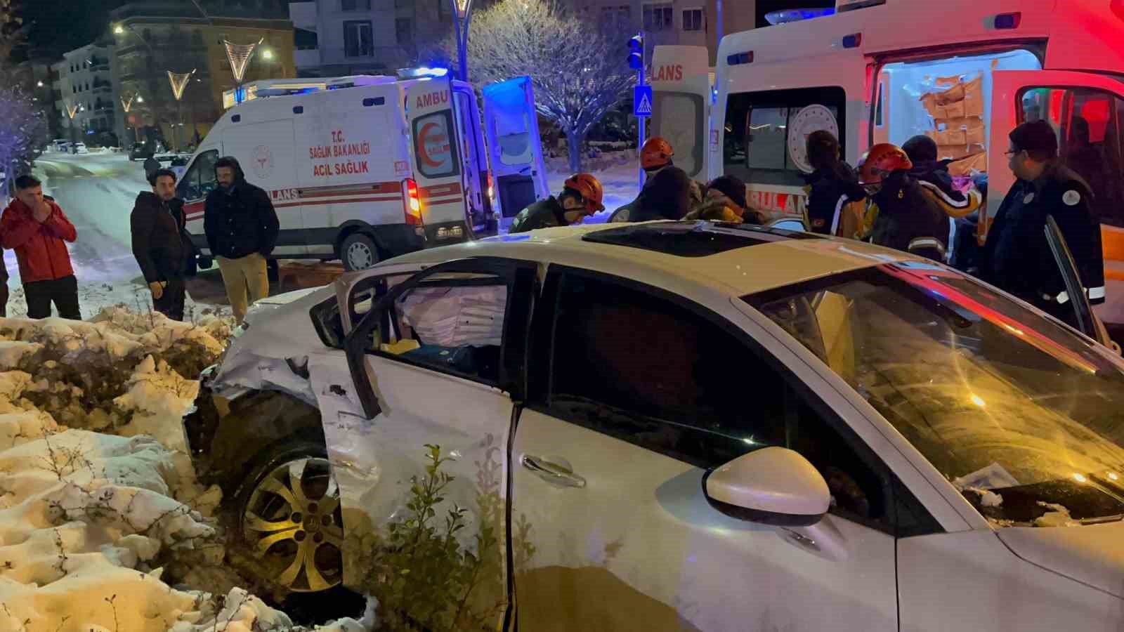 Nevşehir’de iki otomobil çarpıştı: 4 yaralı