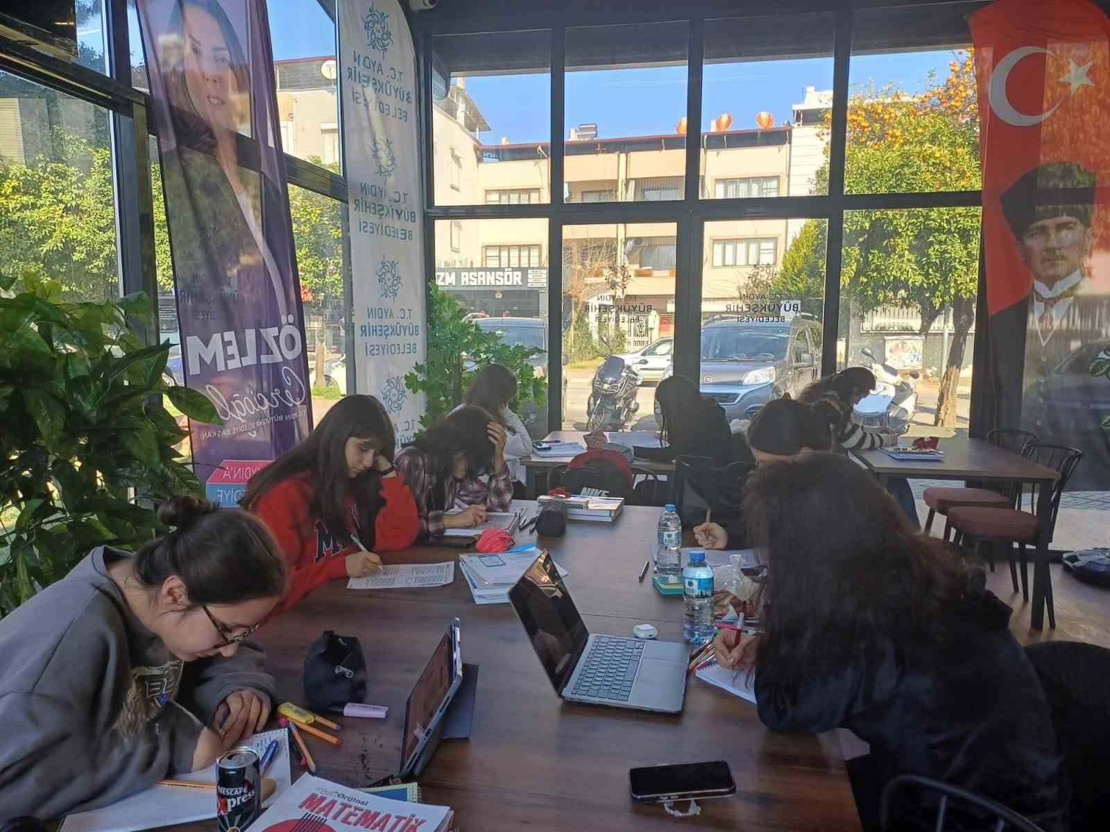 Büyükşehir’in çalışma salonlarına yoğun ilgi
