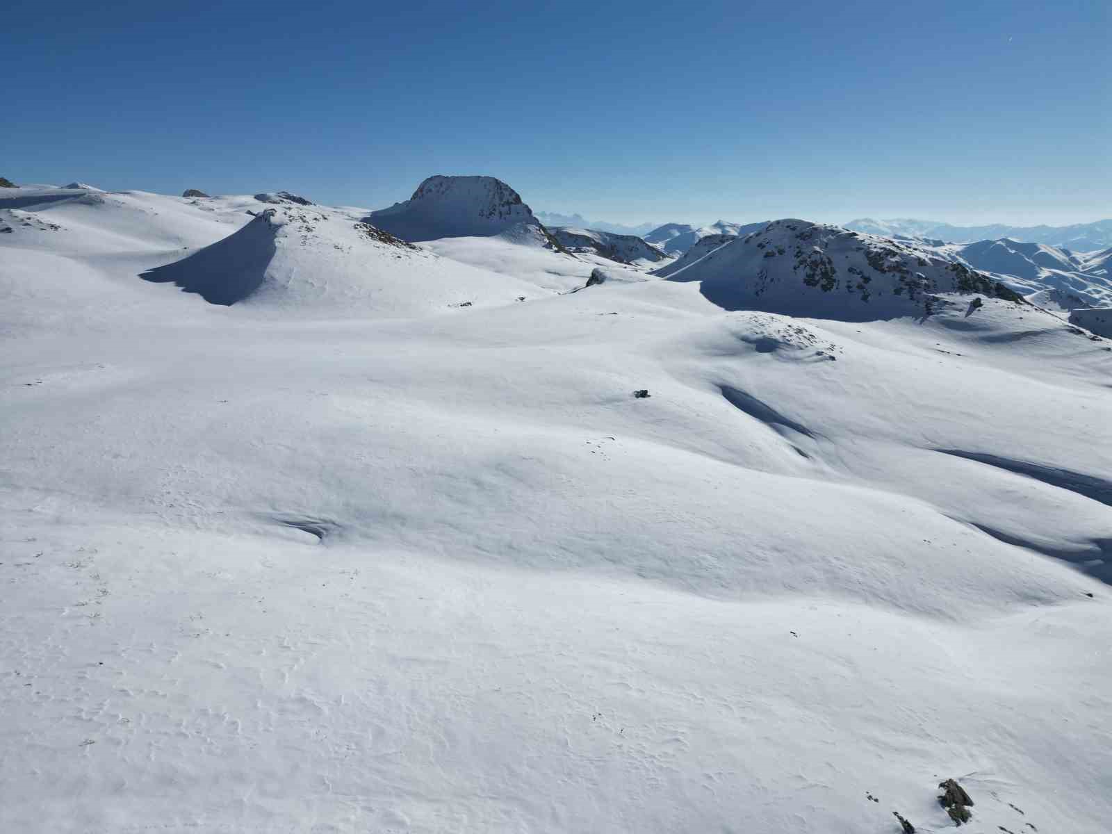 Şırnak’ta karla kaplı alanlar havadan görüntülendi