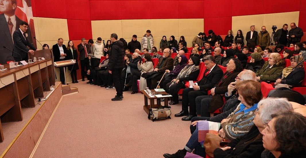 Başkan Kahveci: "Ressam Hüseyin Yüce, Kütahya’nın yetiştirdiği önemli sanatçılardan biridir"