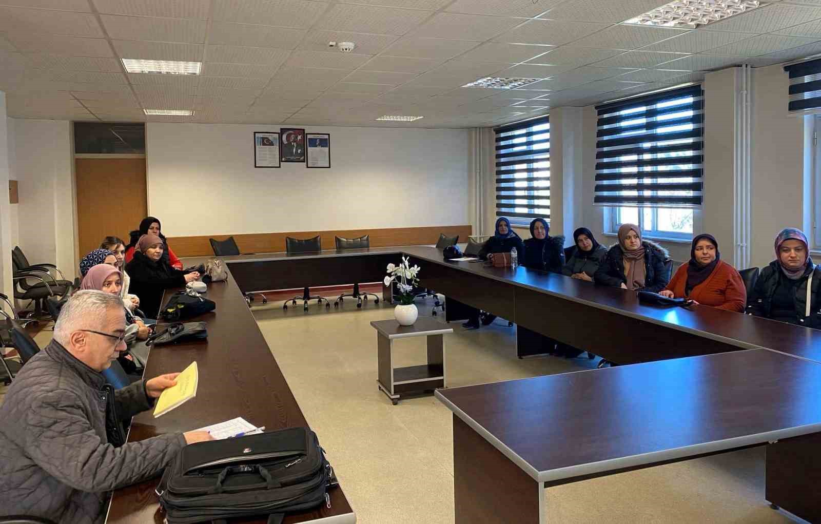 Simav’da gıda işletmesi çalışanlarına hijyen eğitimi