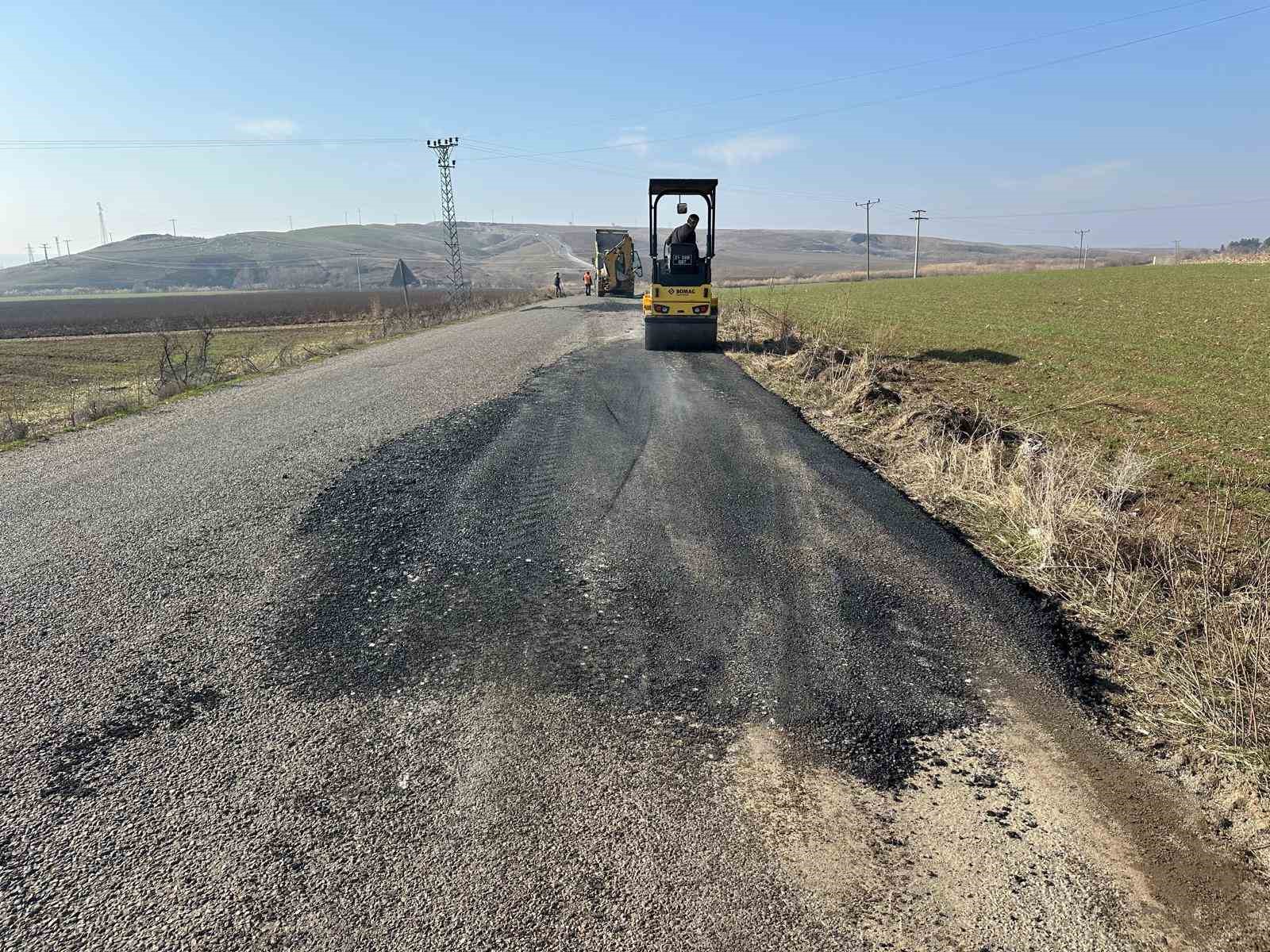 Kırsal mahalle yollarında 78 kilometre asfalt çalışması yapıldı
