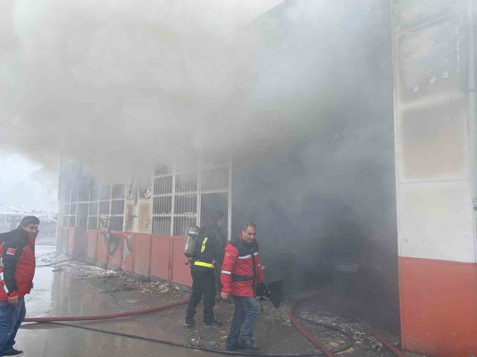 Malatya’daki iş yeri yangının yeni görüntüleri ortaya çıktı