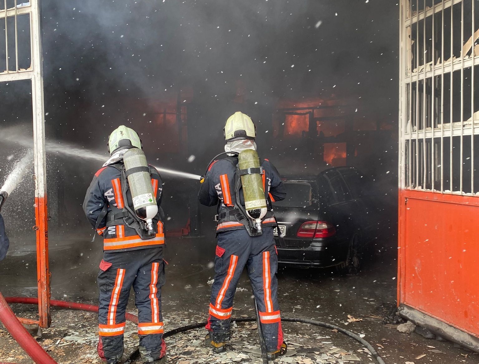 Malatya&rsquo;daki iş yeri yangının yeni g&ouml;r&uuml;nt&uuml;leri ortaya &ccedil;ıktı
