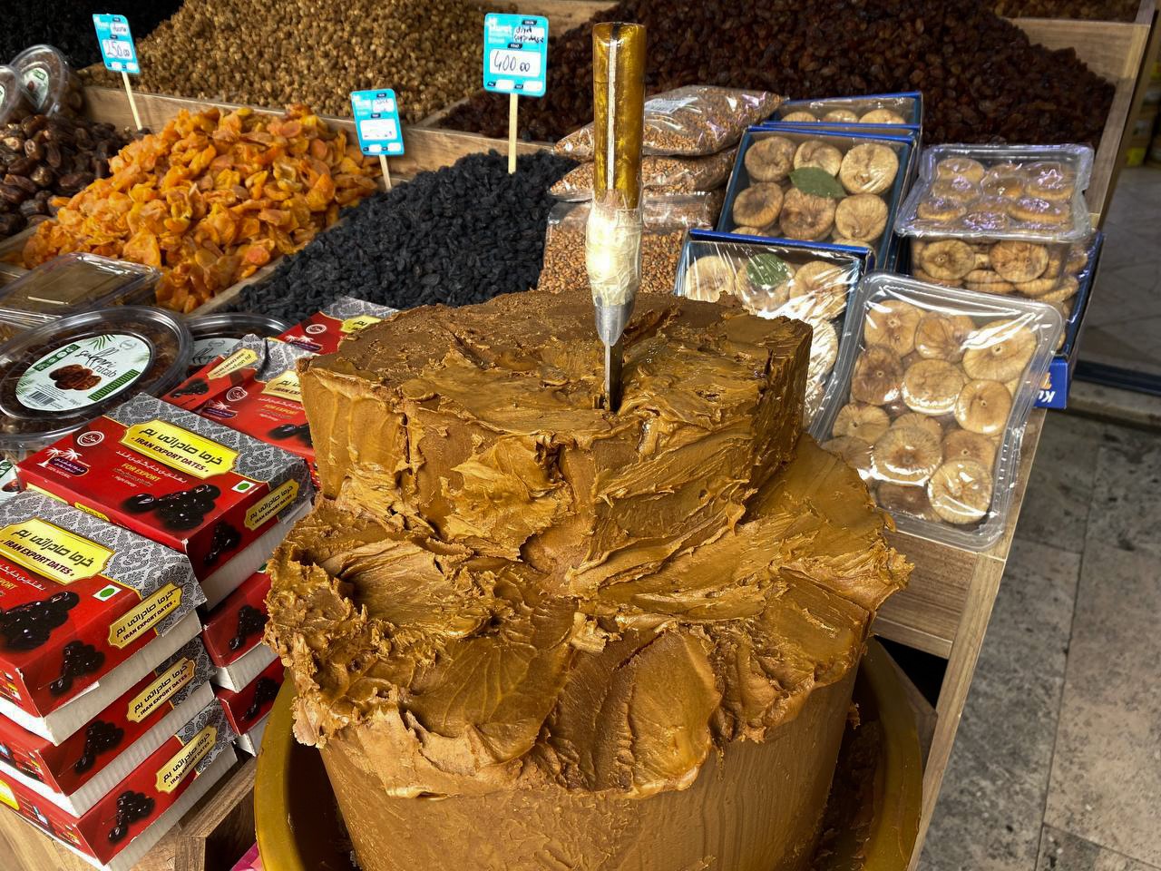 Görüntüsü ile dikkat çeken katı pekmezin faydaları saymakla bitmiyor