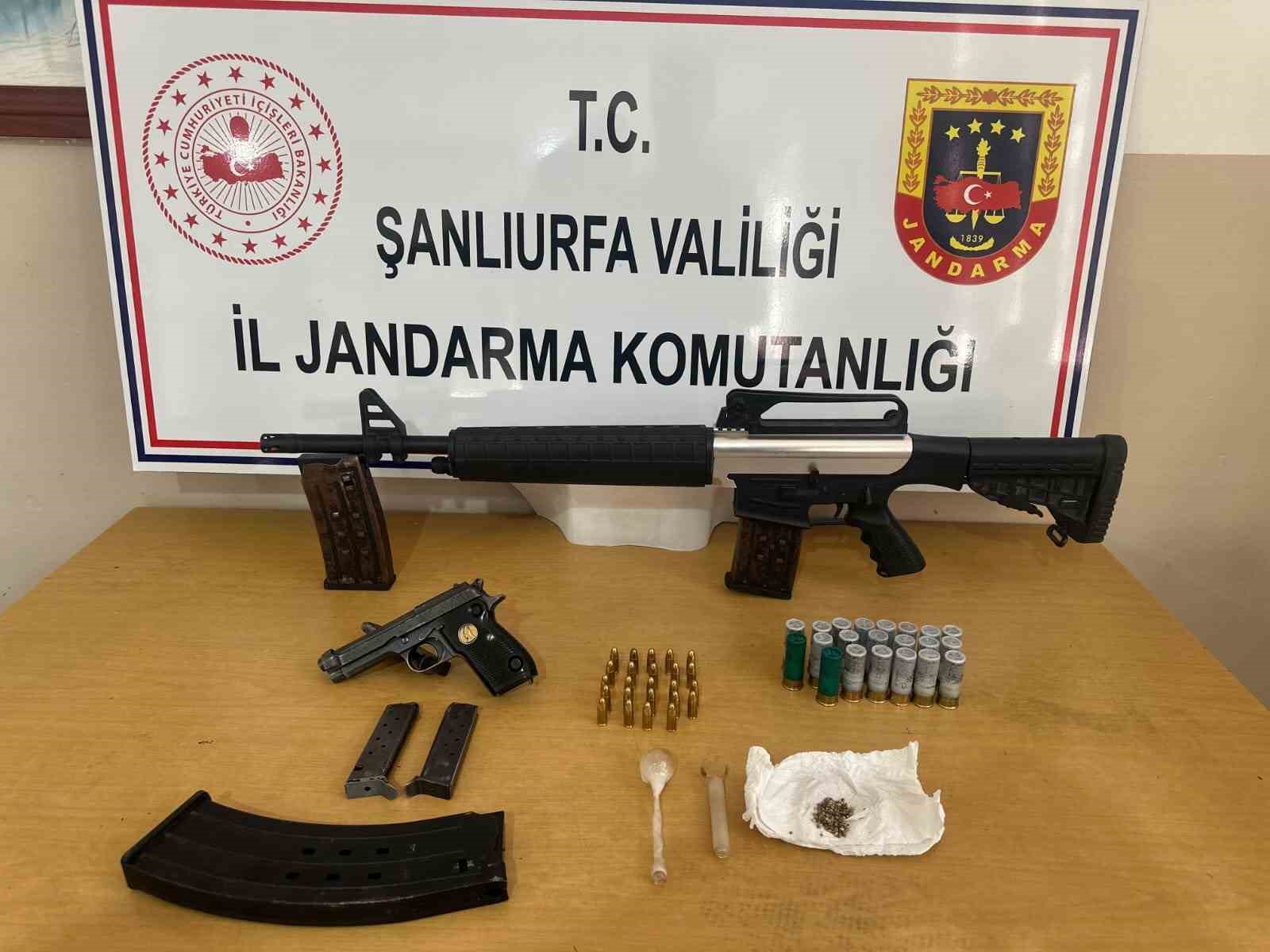 Şanlıurfa&rsquo;da silah ka&ccedil;ak&ccedil;ılığı operasyonu: 3 g&ouml;zaltı
