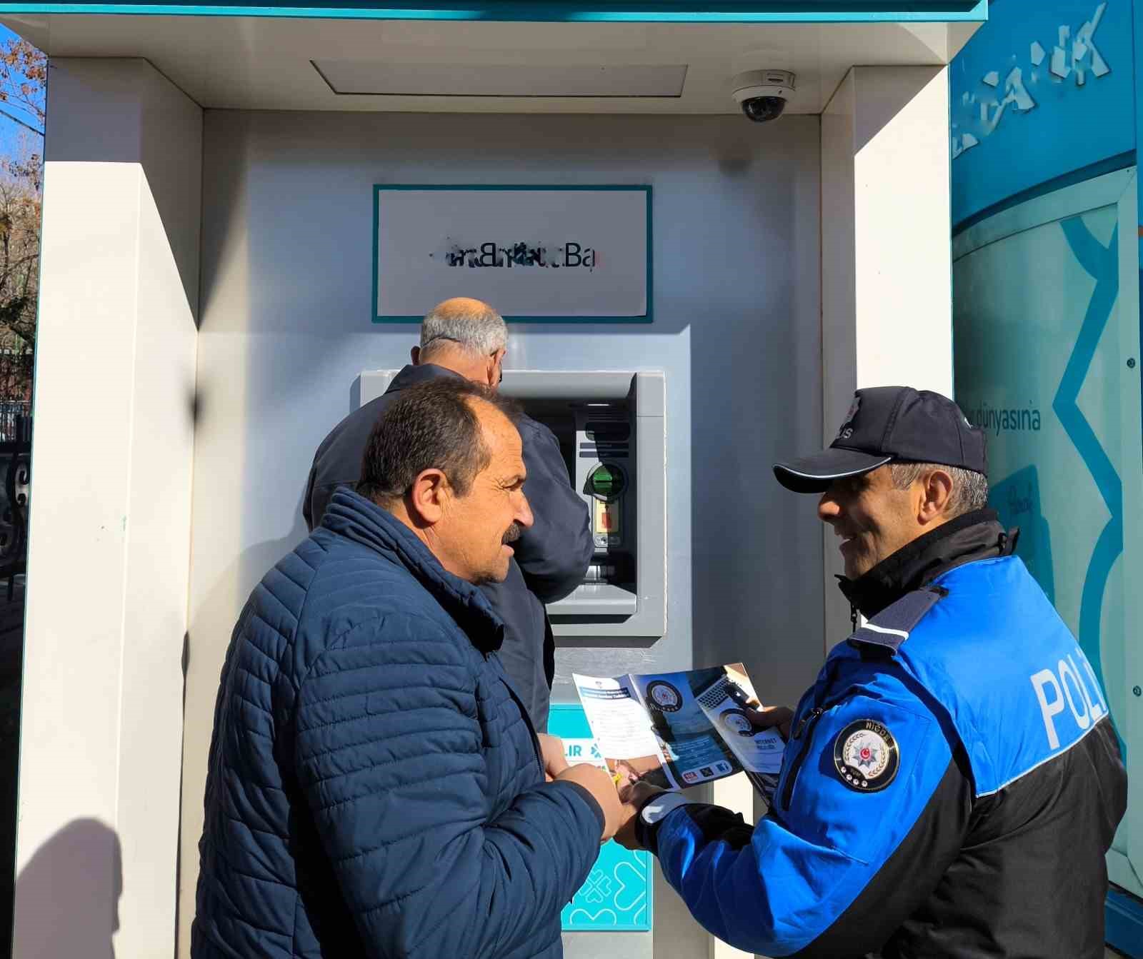 Emniyet güçleri vatandaşı dolandırıcılara karşı uyarıyor
