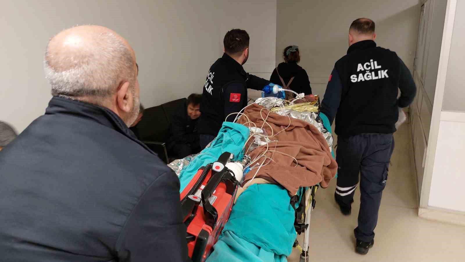 Elektrikli battaniyeden &ccedil;ıkan yangında ağır yaralandı
