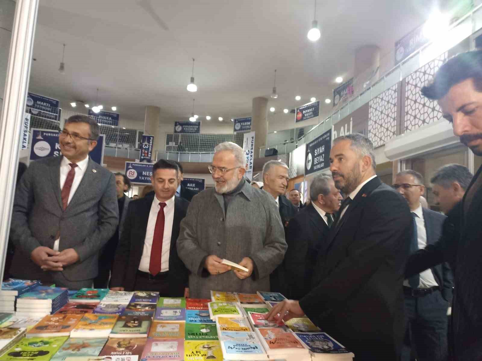 Ankara Pursaklar Belediyesi&rsquo;nden 3&rsquo;&uuml;nc&uuml; Kitap Fuarı
