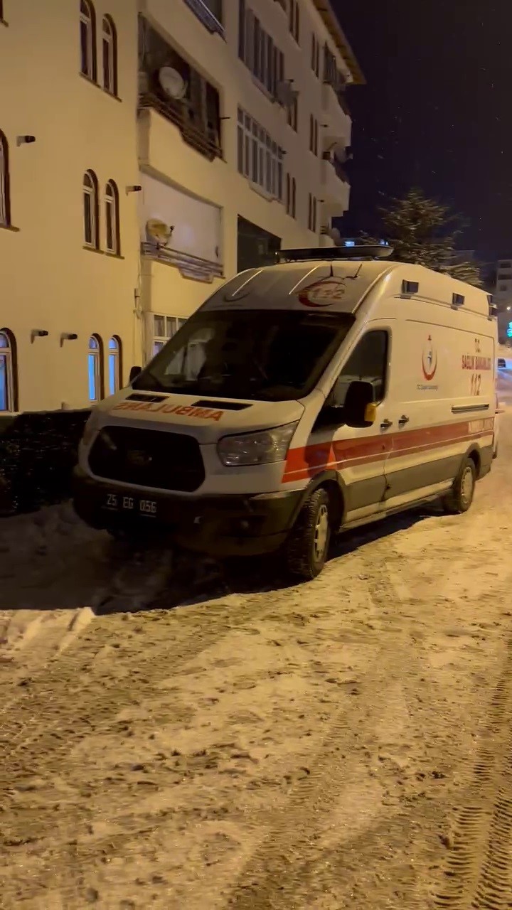 Tortum’da yaşlı kadın evinde ölü bulundu