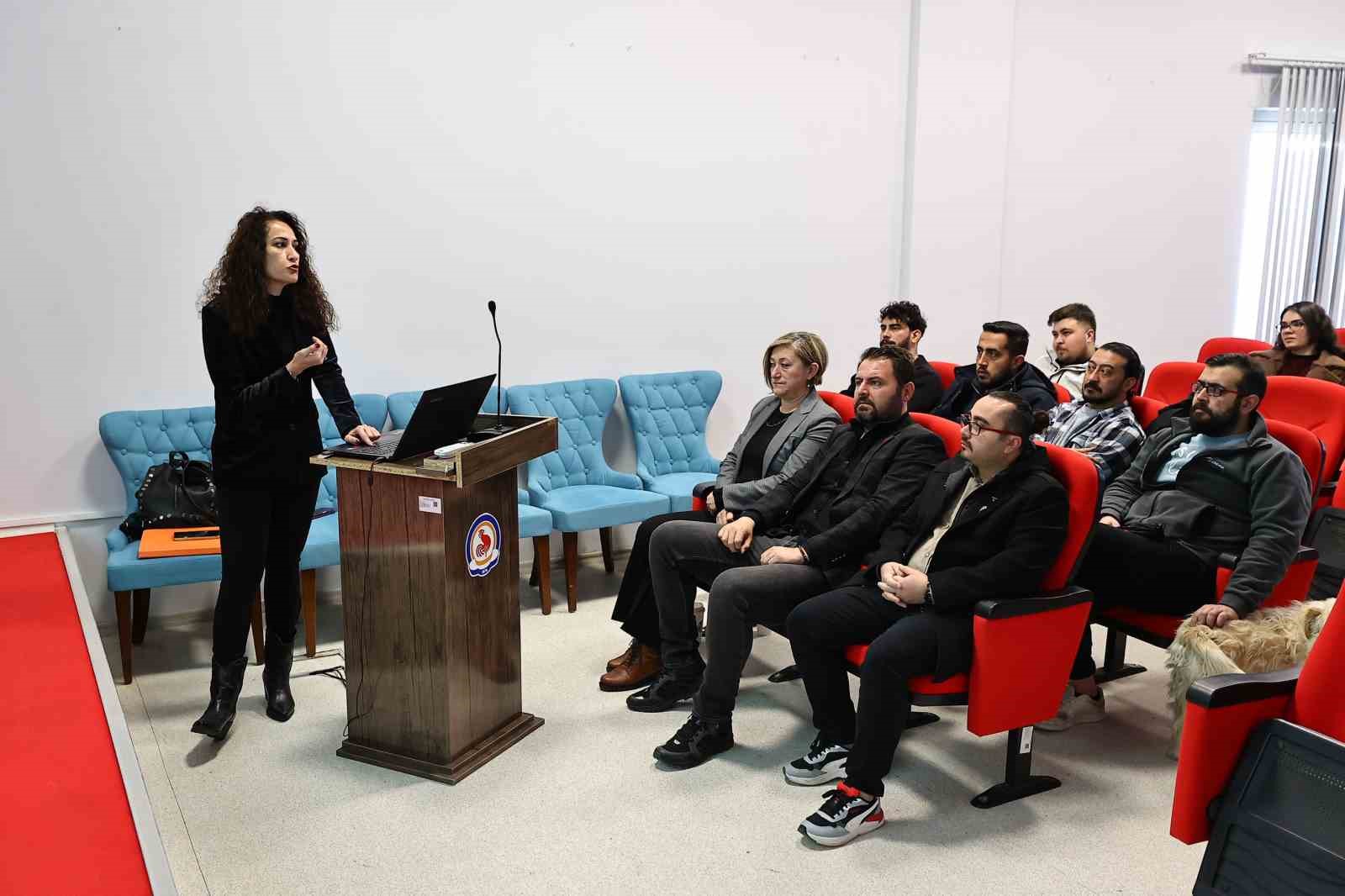 Denizli Büyükşehir ev hayvanı satışı yapanlara eğitim verdi