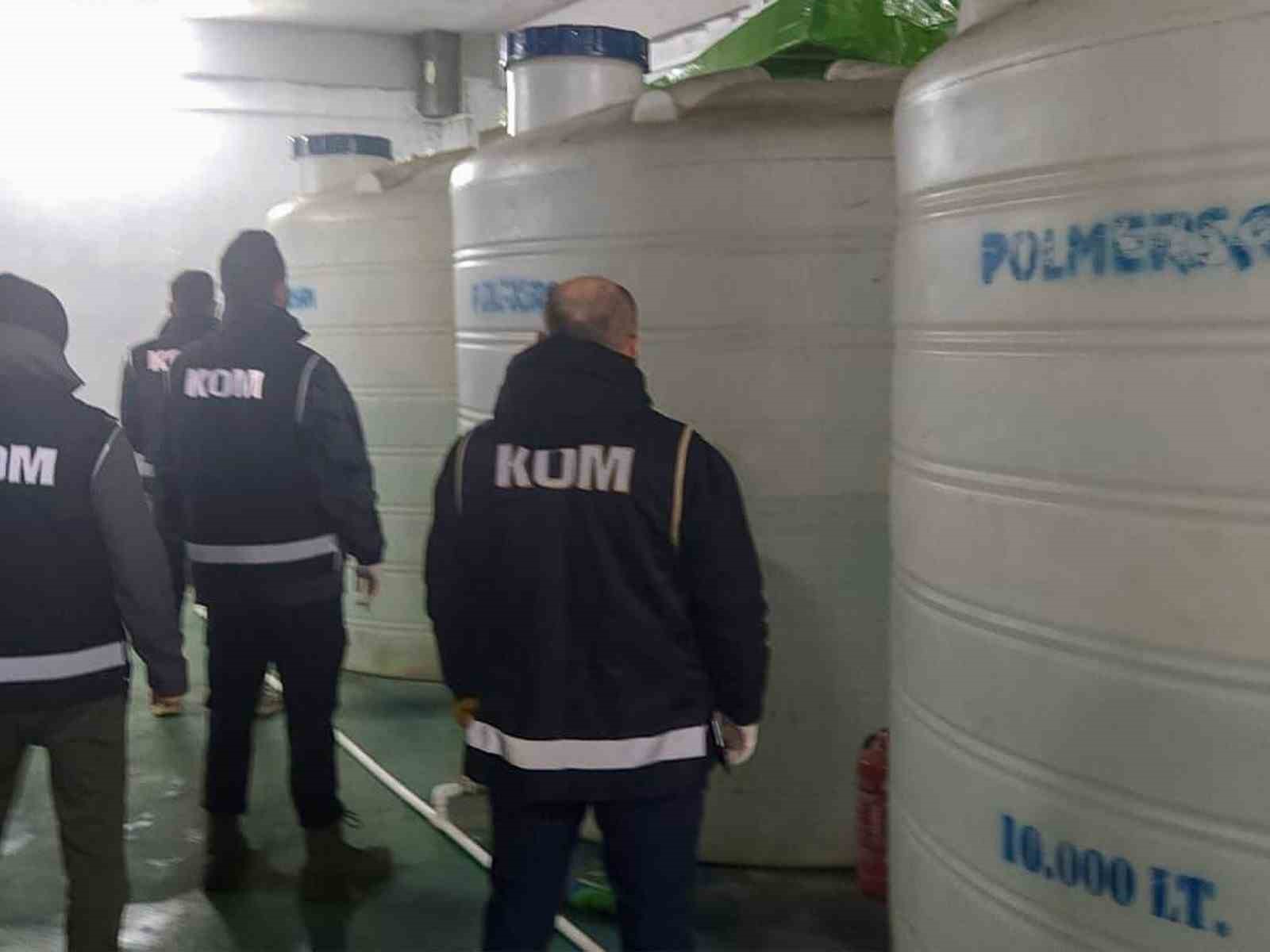 Manisa&rsquo;da binlerce litre ka&ccedil;ak alkol ele ge&ccedil;irildi
