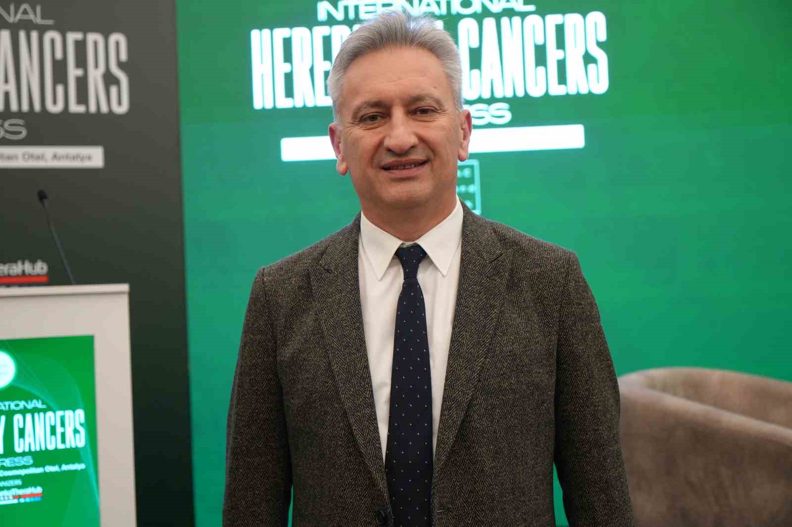 Prof. Dr. Mustafa Özdoğan: "25-30 bin ailenin her yıl kanserle karşı karşıya kalması durumuyla yüz yüzeyiz"