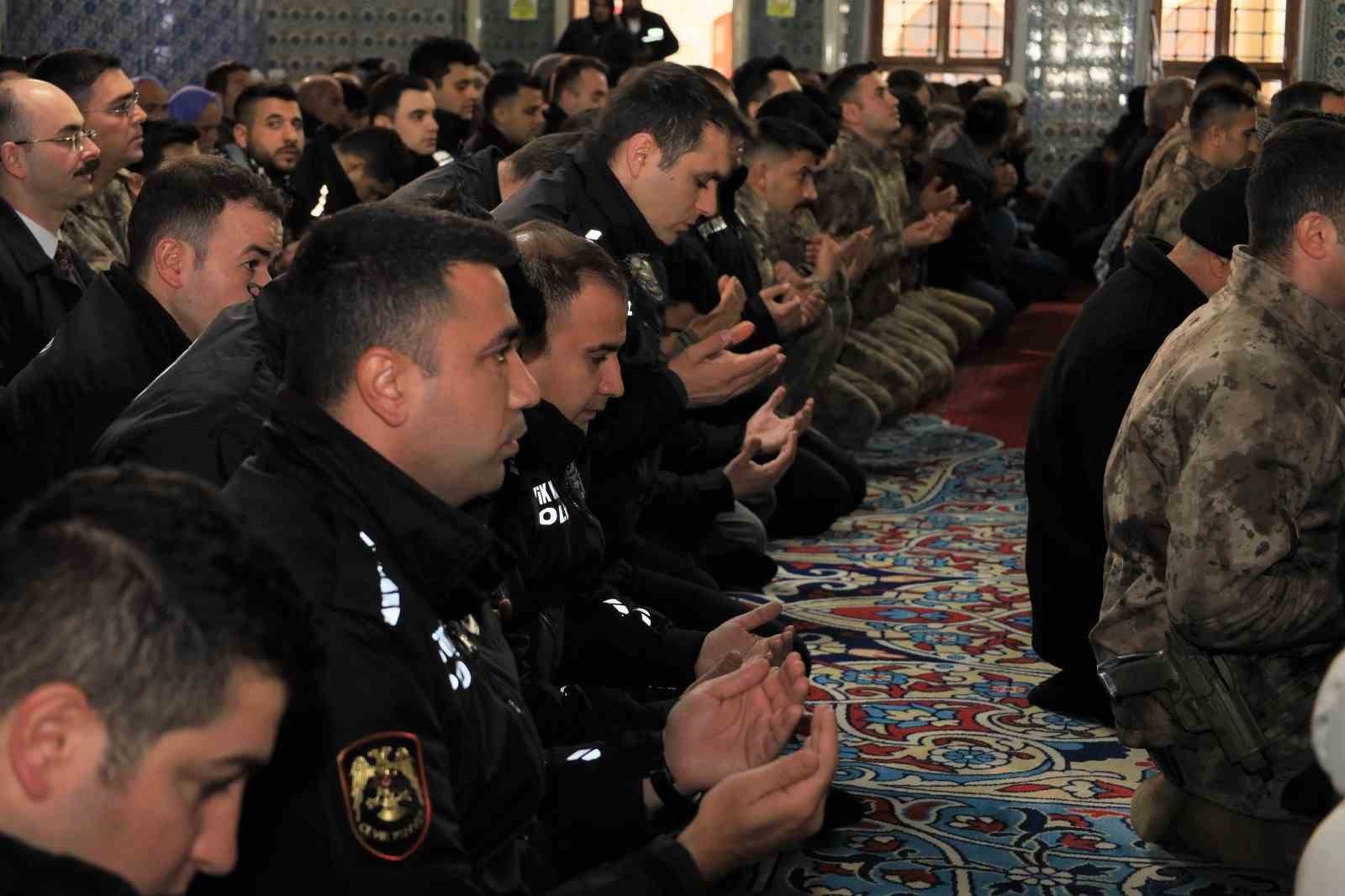 Şanlıurfa’da deprem şehitleri için mevlit okutuldu