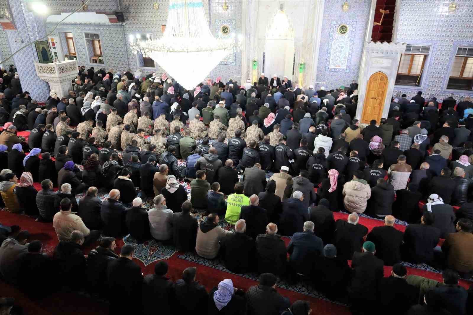 Şanlıurfa&rsquo;da deprem şehitleri i&ccedil;in mevlit okutuldu
