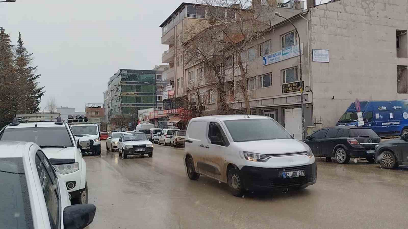 Besni’de kar yağışı başladı
