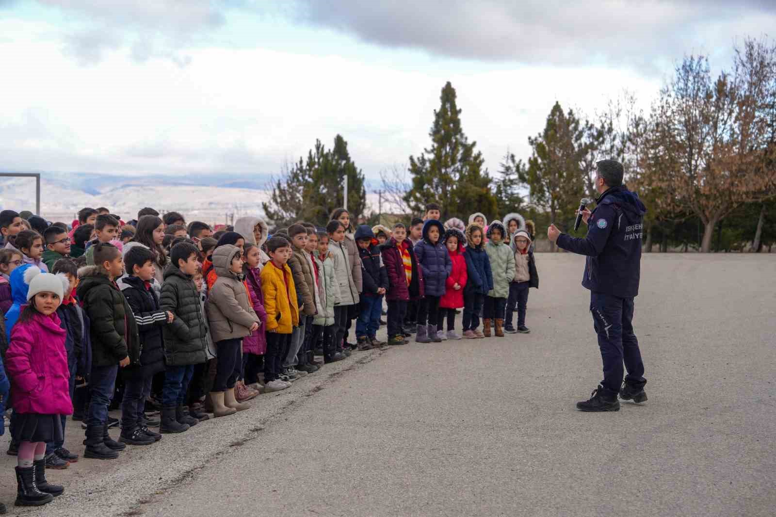 Başkan &Uuml;nl&uuml;ce, minik &Ouml;mer&rsquo;in isteğine sessiz kalmadı
