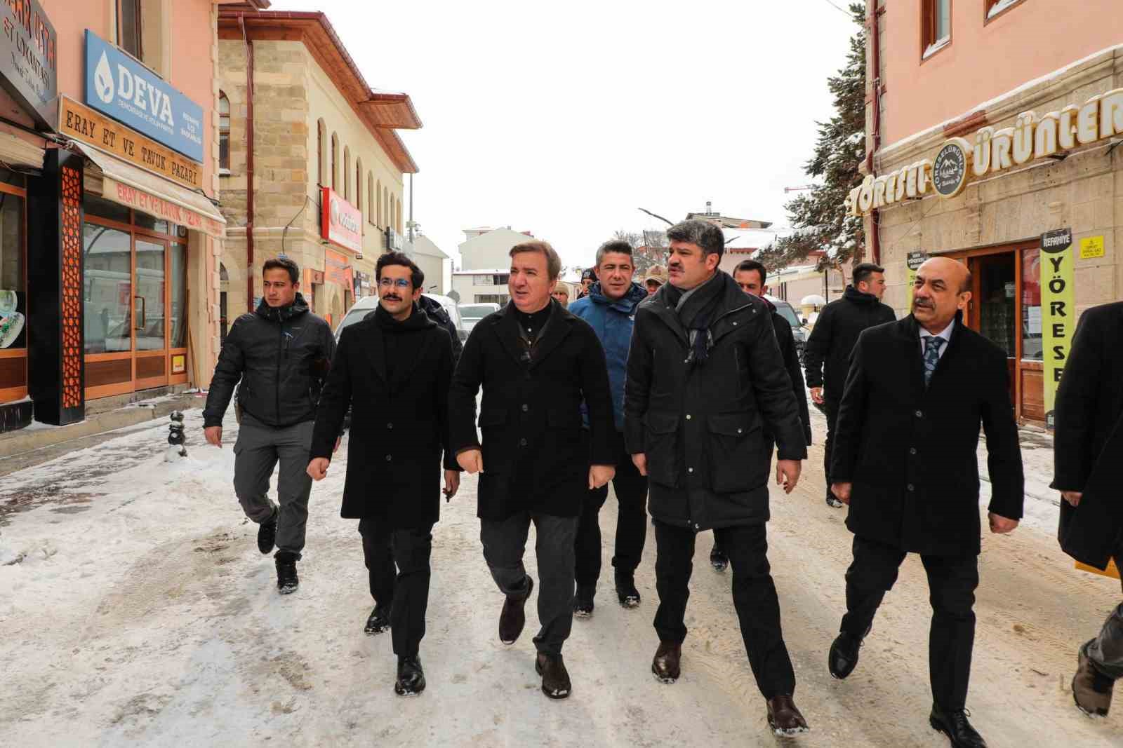 Vali Aydoğdu Refahiyeli vatandaşlarla buluştu