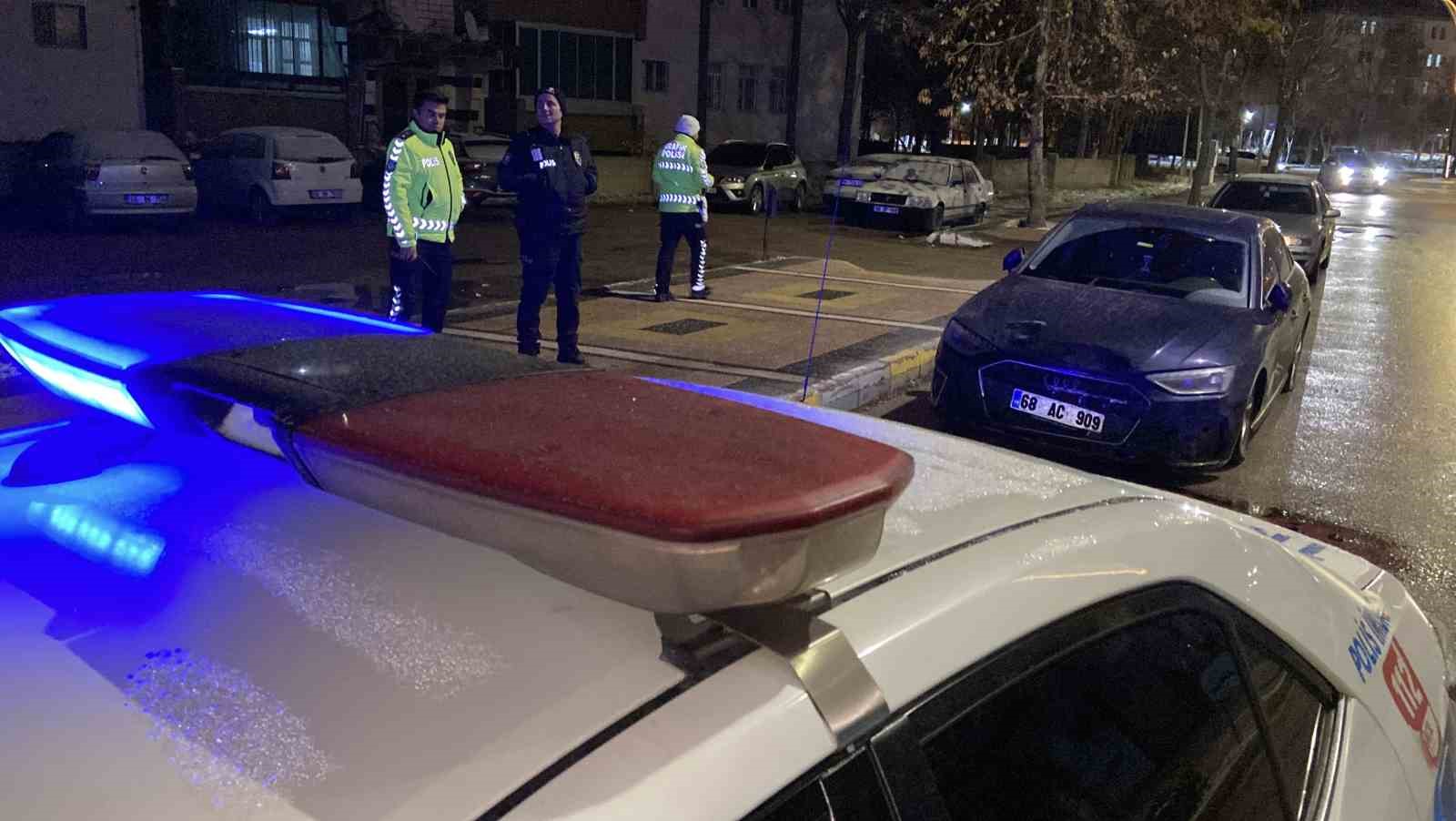 Aksaray’da 2 hakimin aracına çarpan alkollü sürücü, otogarda kaçarken yakalandı
