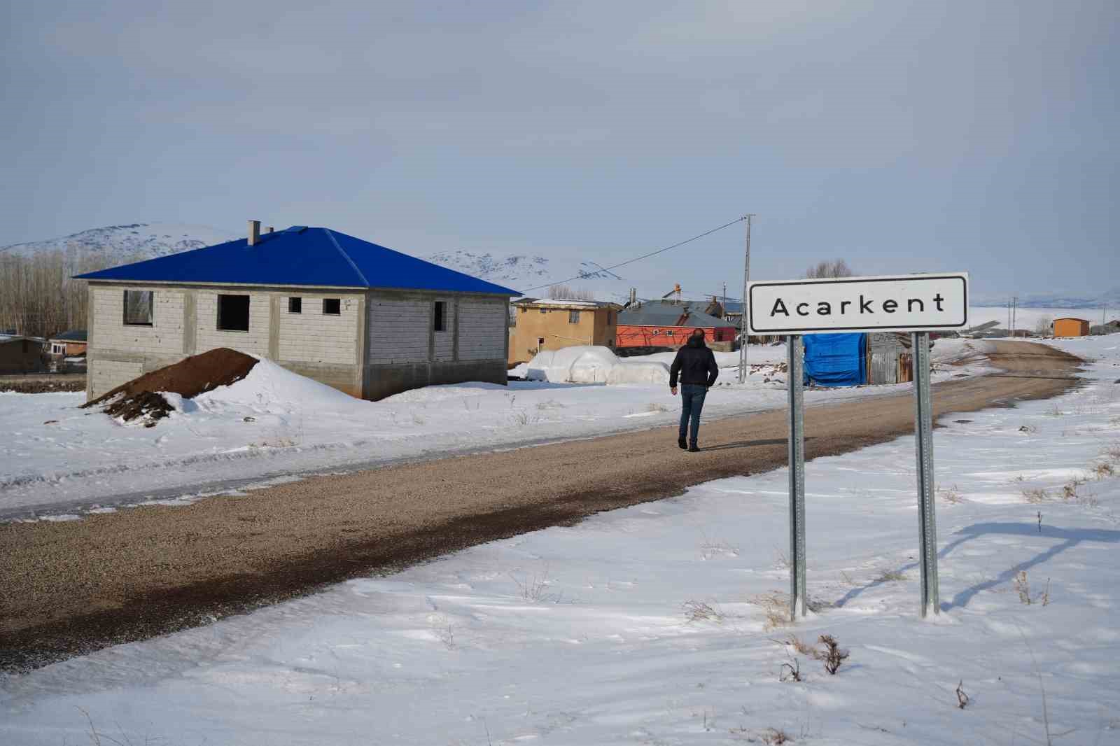Acarkent köyünün bataklık ve fay hattı üzerine kurulduğu iddiası