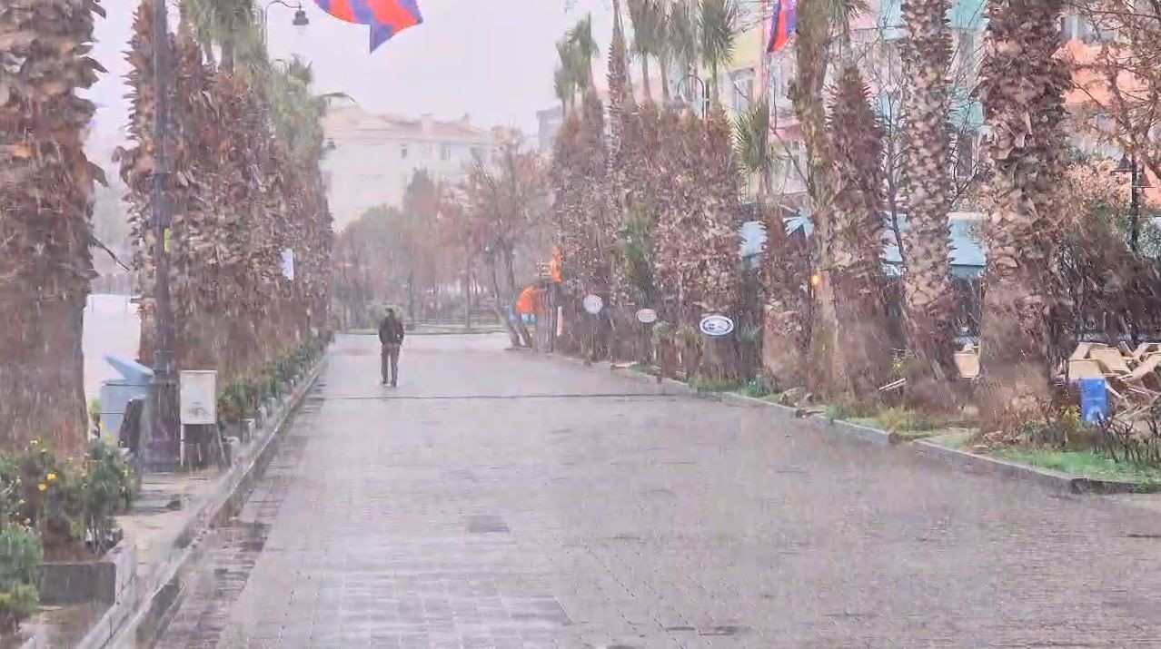 Silivri’de kar yağışı etkili oldu
