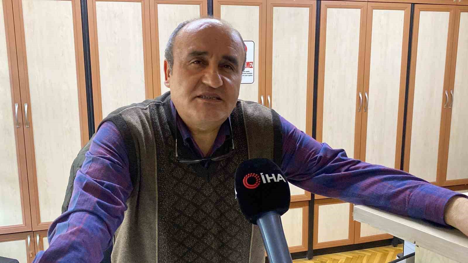Vatandaşlar s&uuml;rekli asans&ouml;r&uuml;n tonaj sınırını aşınca bina sakinleri her yere uyarı astı
