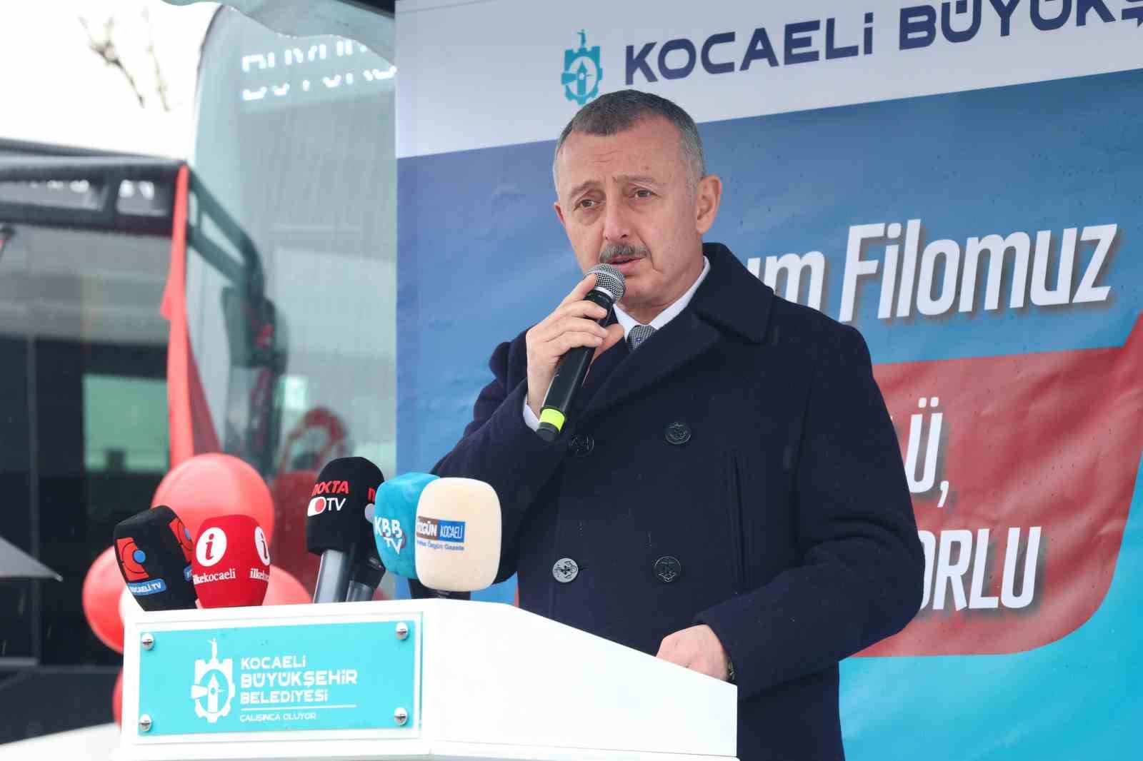 Başkan Büyükakın: "Boş zamanlarında belediye başkanlığı yapanlardan değiliz"