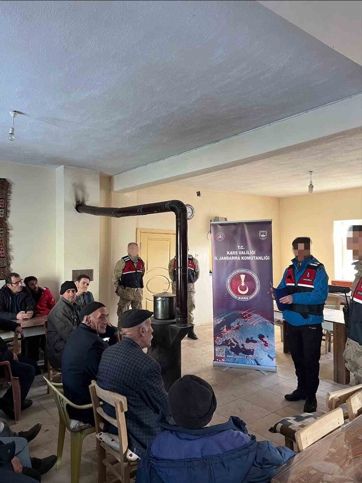 Kars’ta vatandaşlara jandarmadan siber güvenlik eğitimi