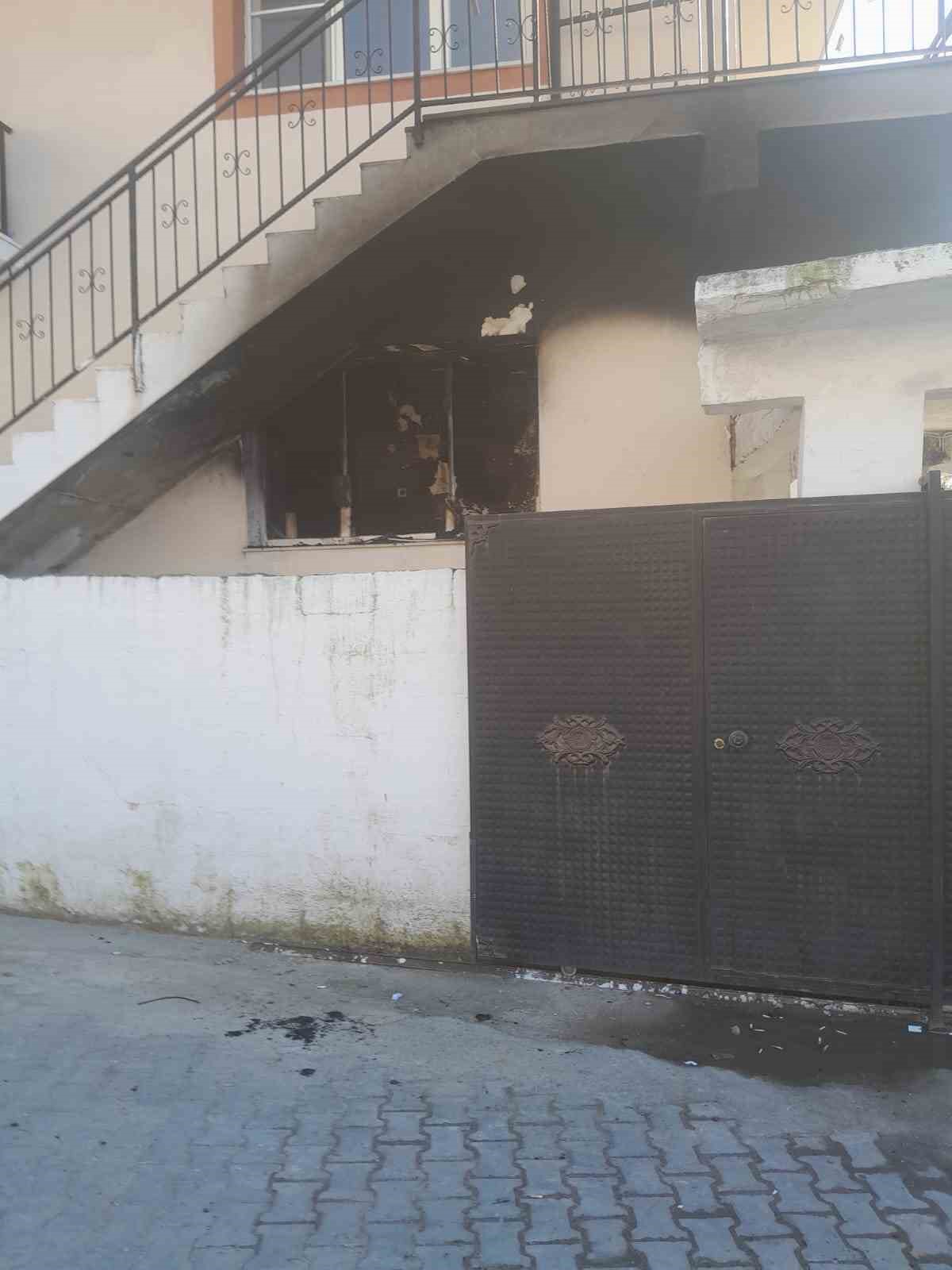 Evde çıkan yangında 1 kişi hayatını kaybetti