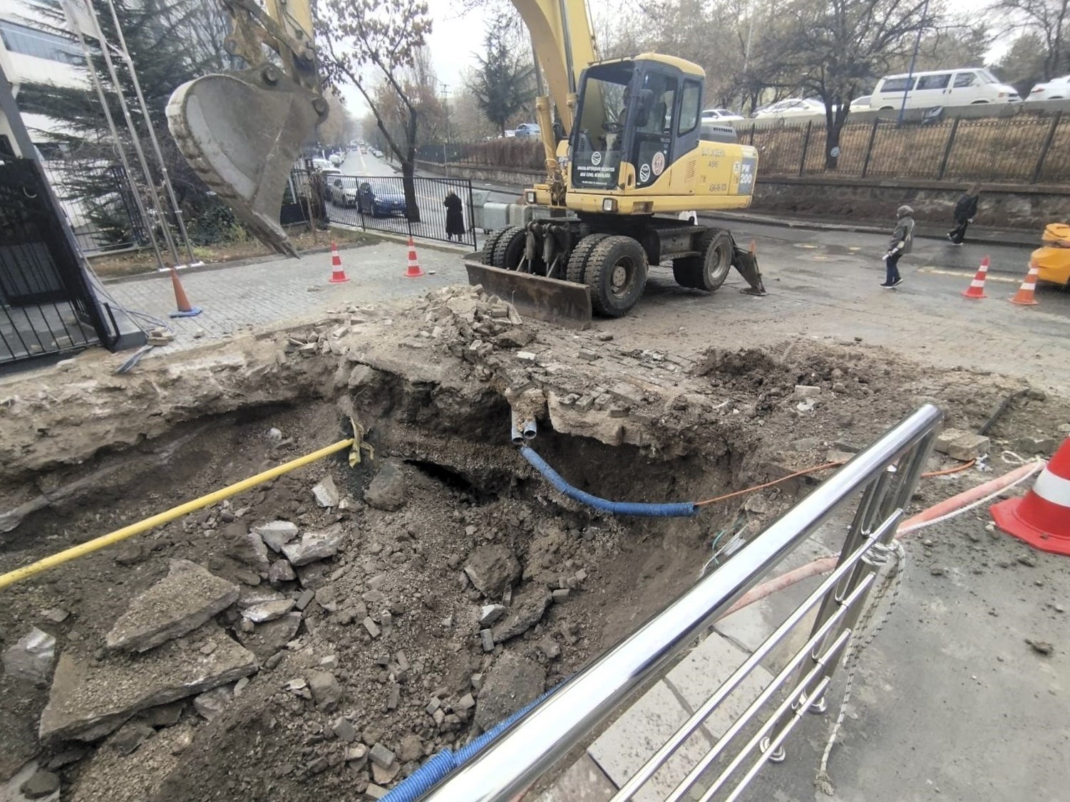 ASKİ’den taşkın sorununa neşter: Dikmen deresi kutu kesitine müdahale
