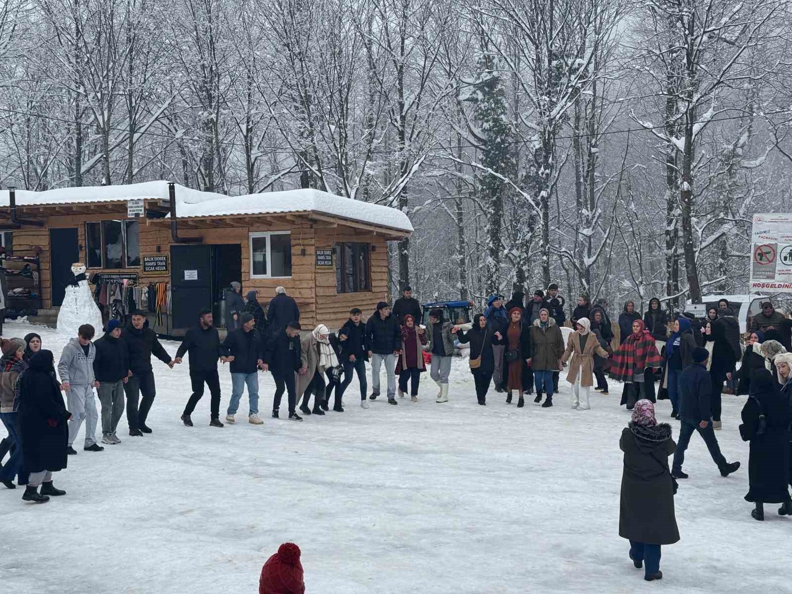 Akyazı’da kızak şenliği başladı
