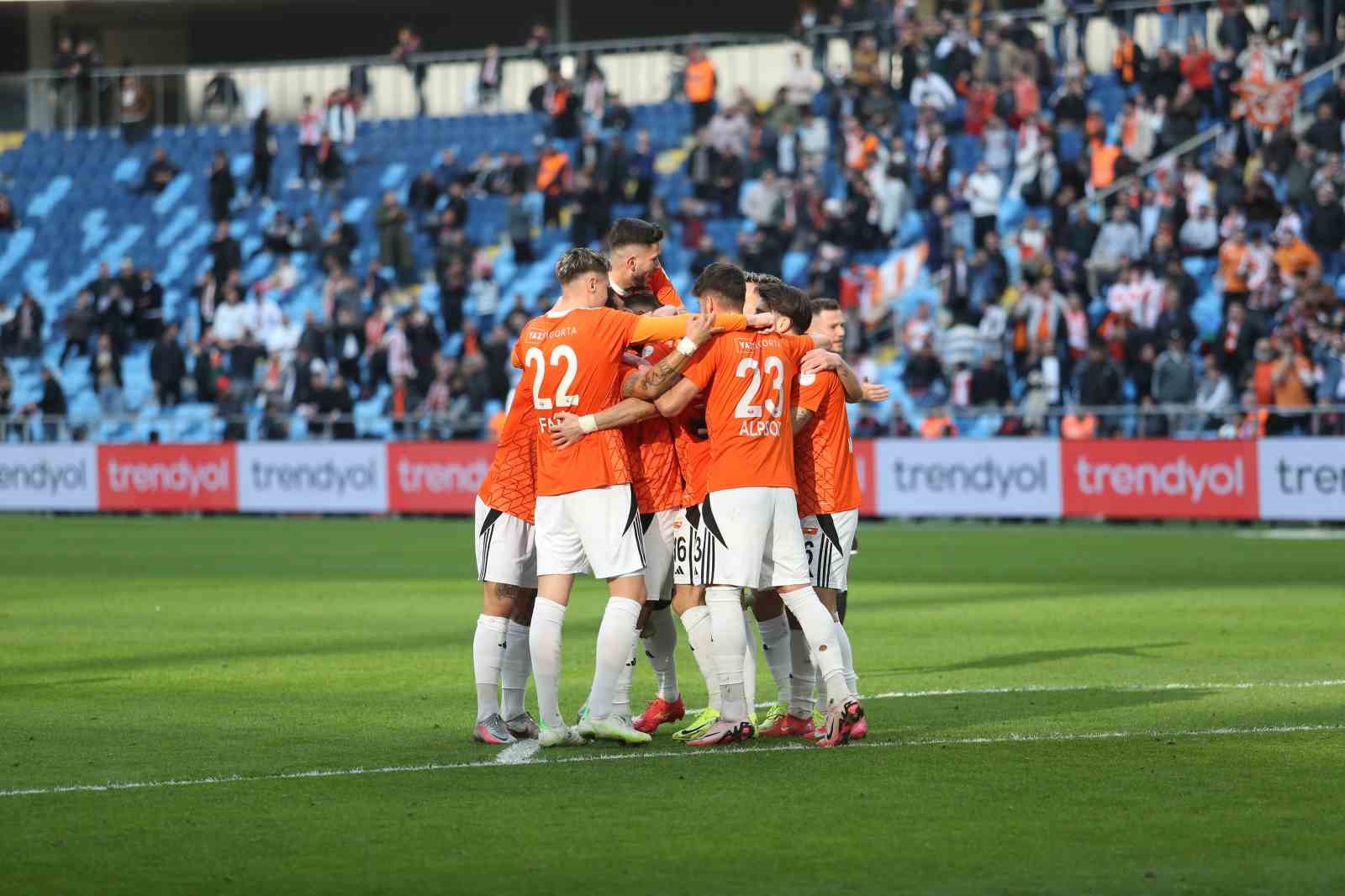 Trendyol 1.Lig: Adanaspor: 2 - Manisa FK: 1 (Maç sonucu)
