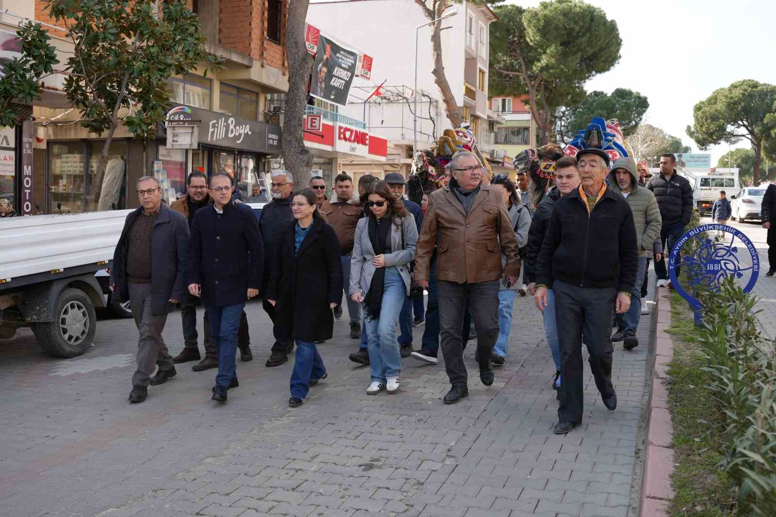 Kuyucak Deve Güreşi Şenlikleri kortej yürüyüşü ile başladı
