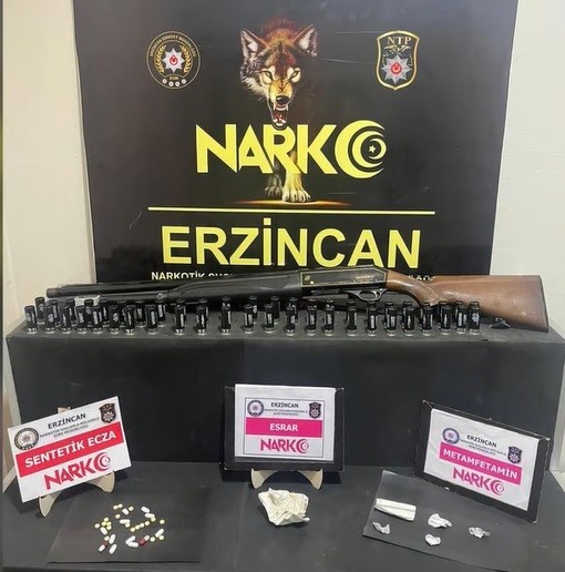 Erzincan’da bir miktar uyuşturucu madde ve 1 adet av tüfeği ele geçirildi