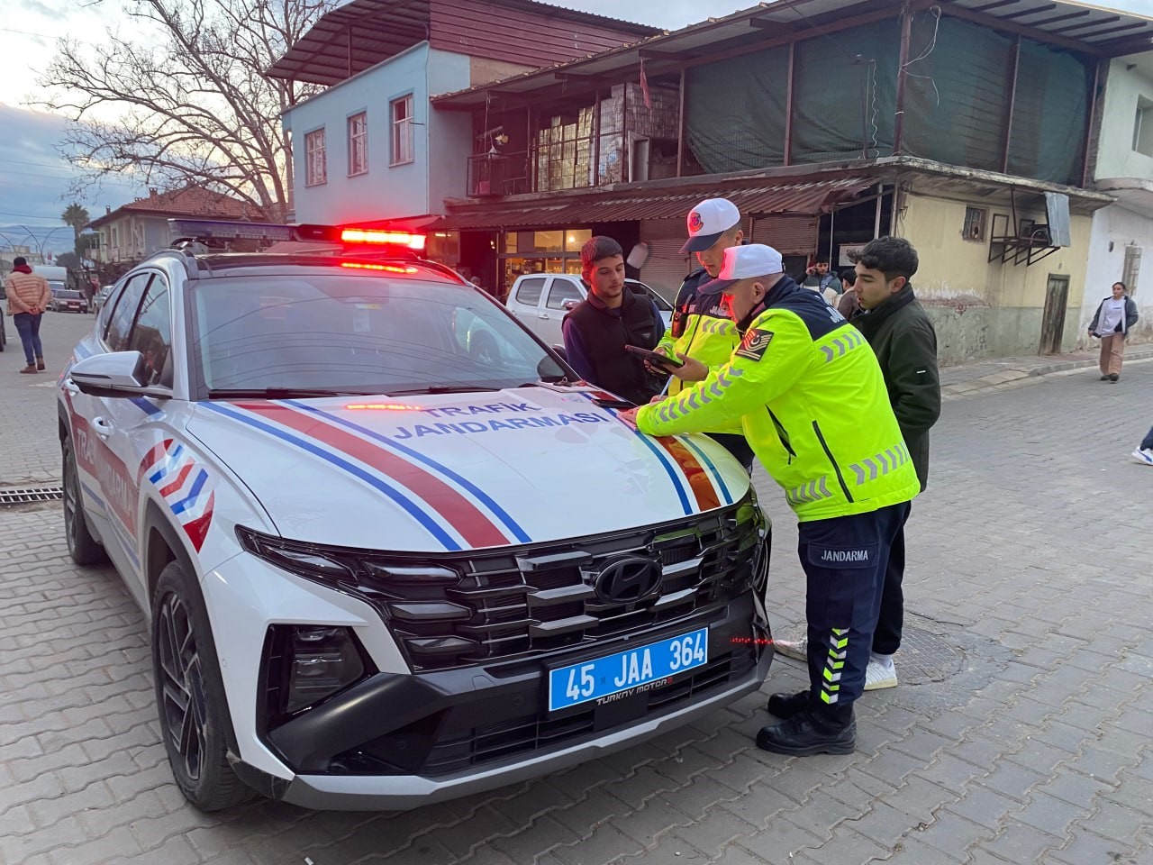 Jandarmadan &ouml;zel trafik denetimi
