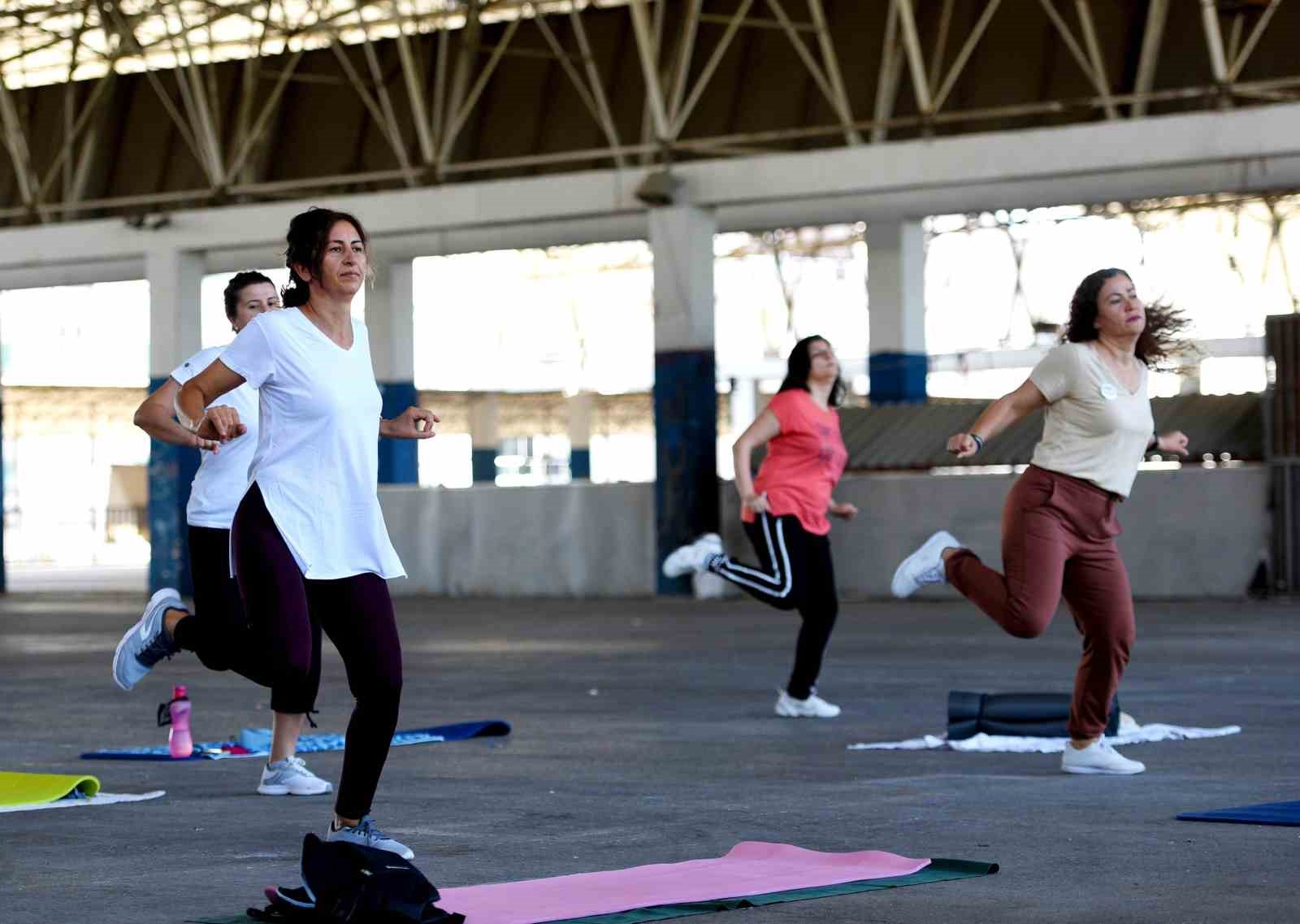 Muratpaşa’da 16 noktada ücretsiz step, zumba ve pilates kursları başlıyor